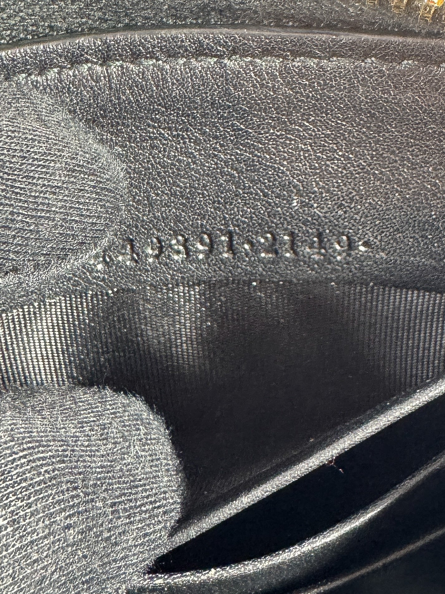 Gucci black leather GG zip around wallet 449391-2149