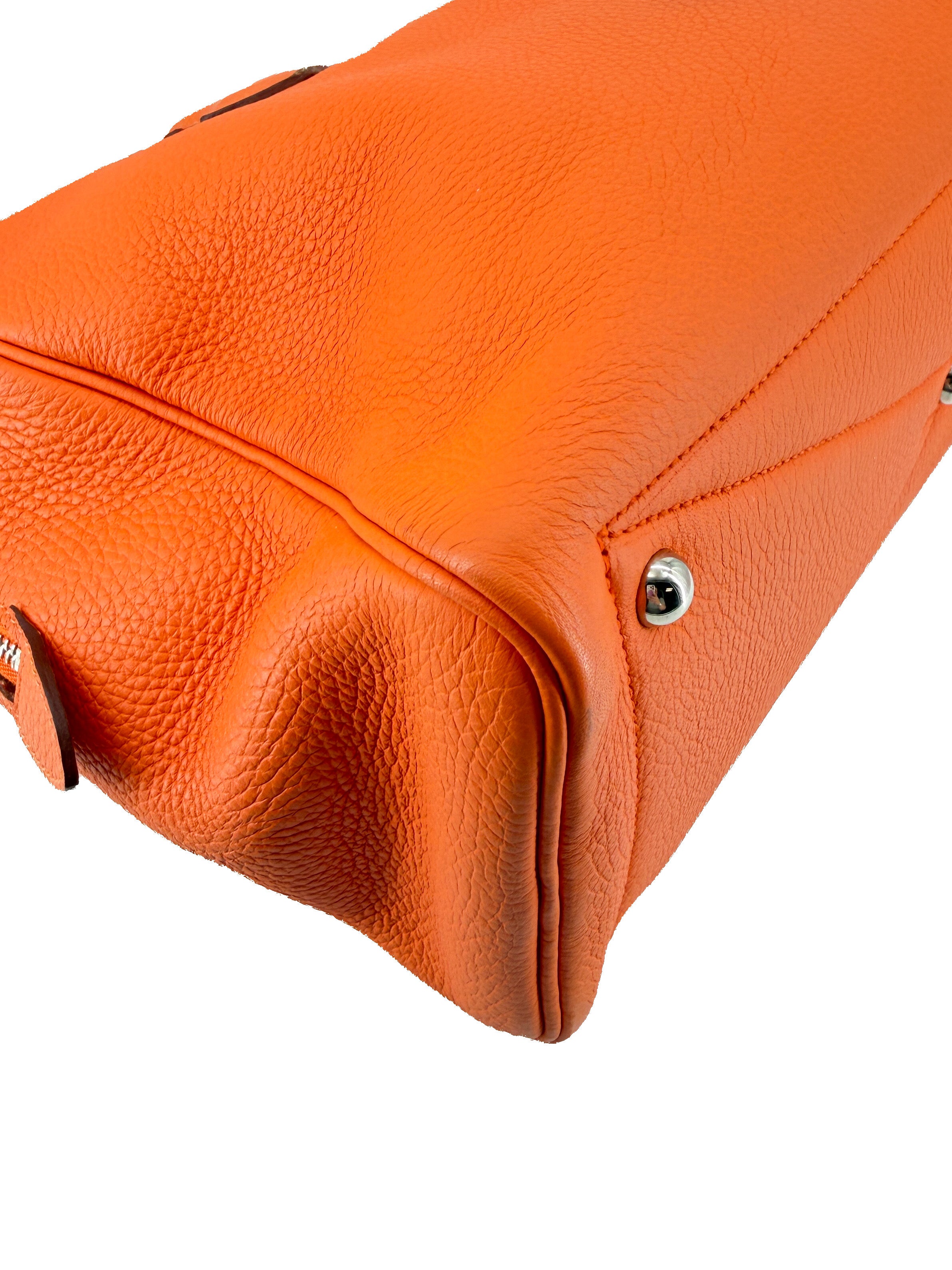 Hermès orange Clemence leather Victoria 35 square N
