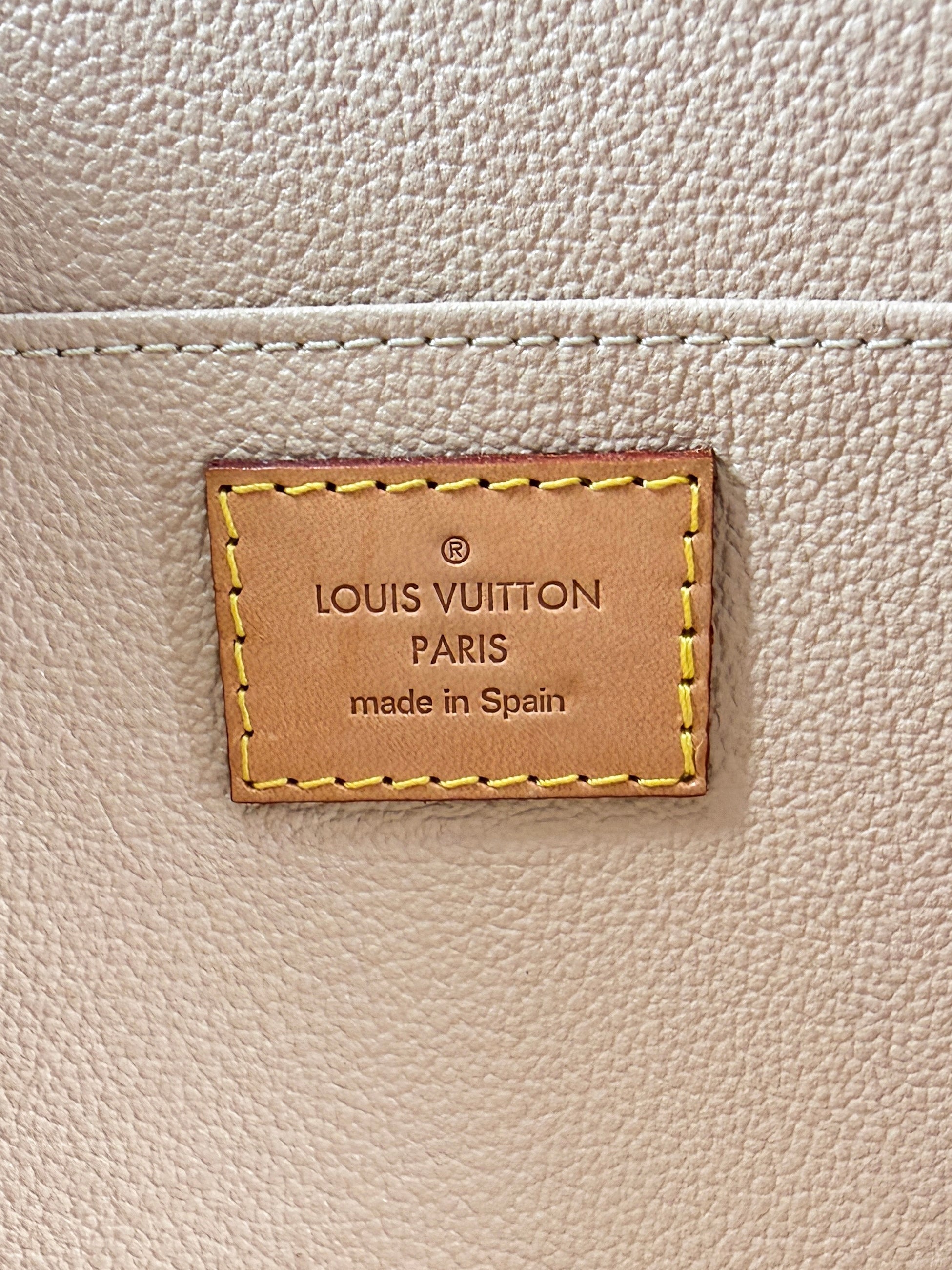 Louis Vuitton monogram cosmetic pouch GM CA0191