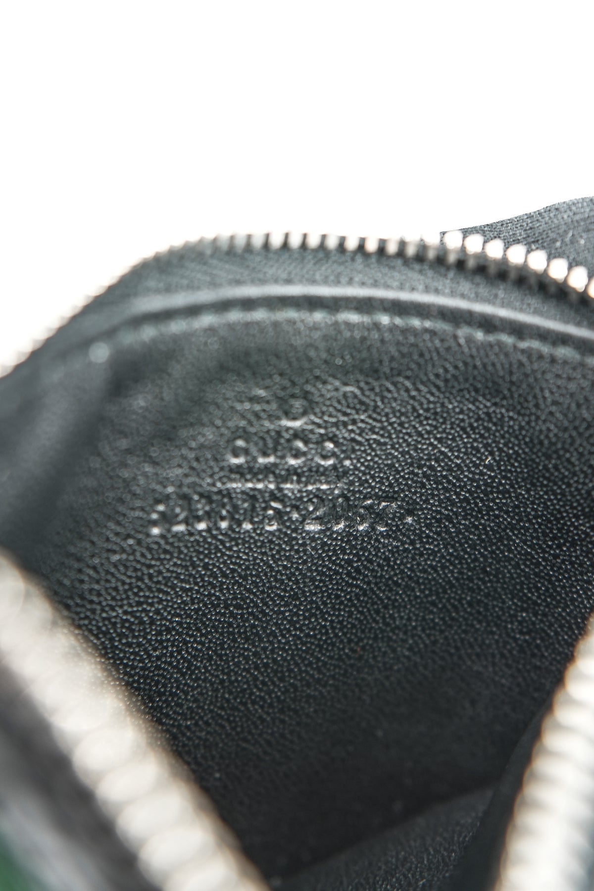 Gucci black leather GG sherry line lanyard 523815-2067