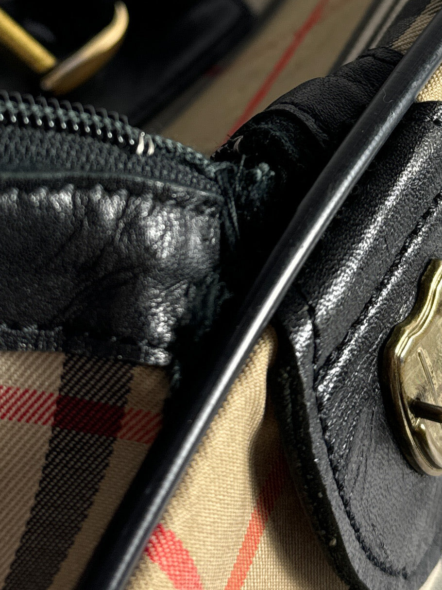 Burberrys vintage nova check travel bag **as is**