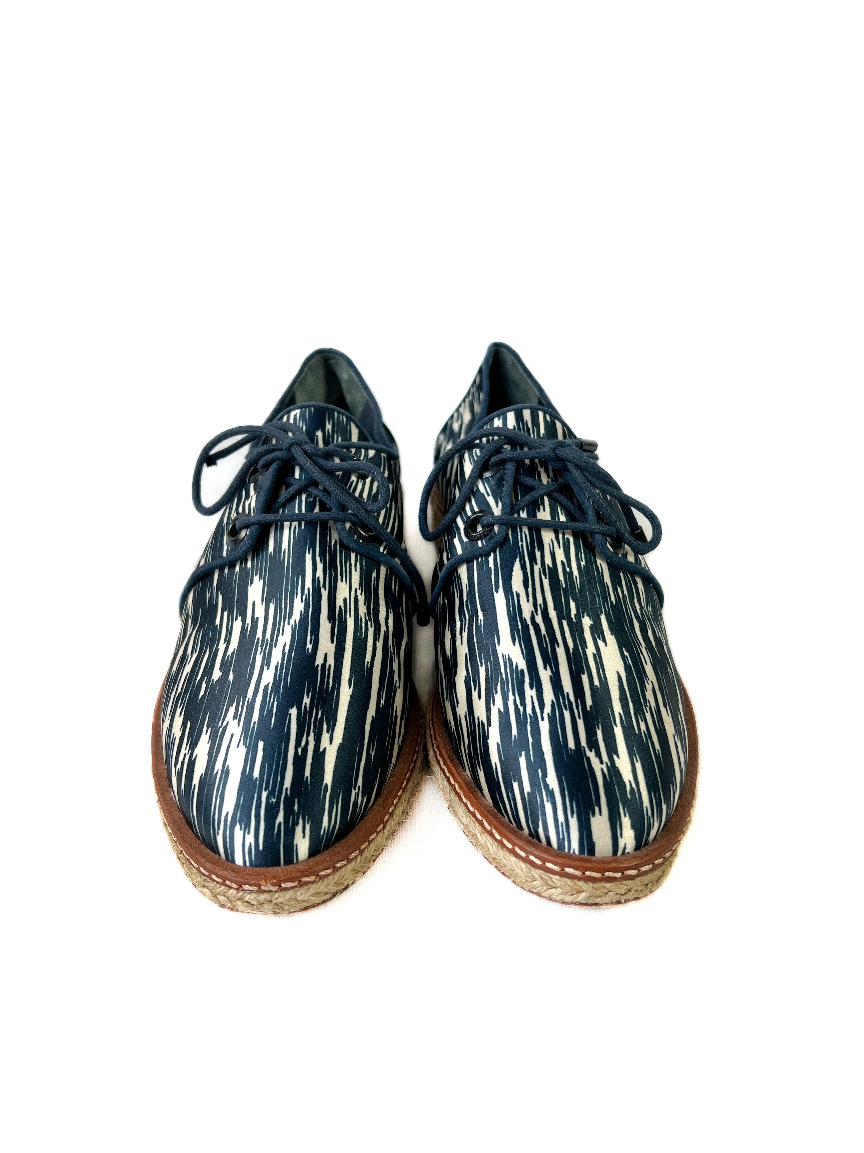 Tory Burch navy and cream sample shoes size 9