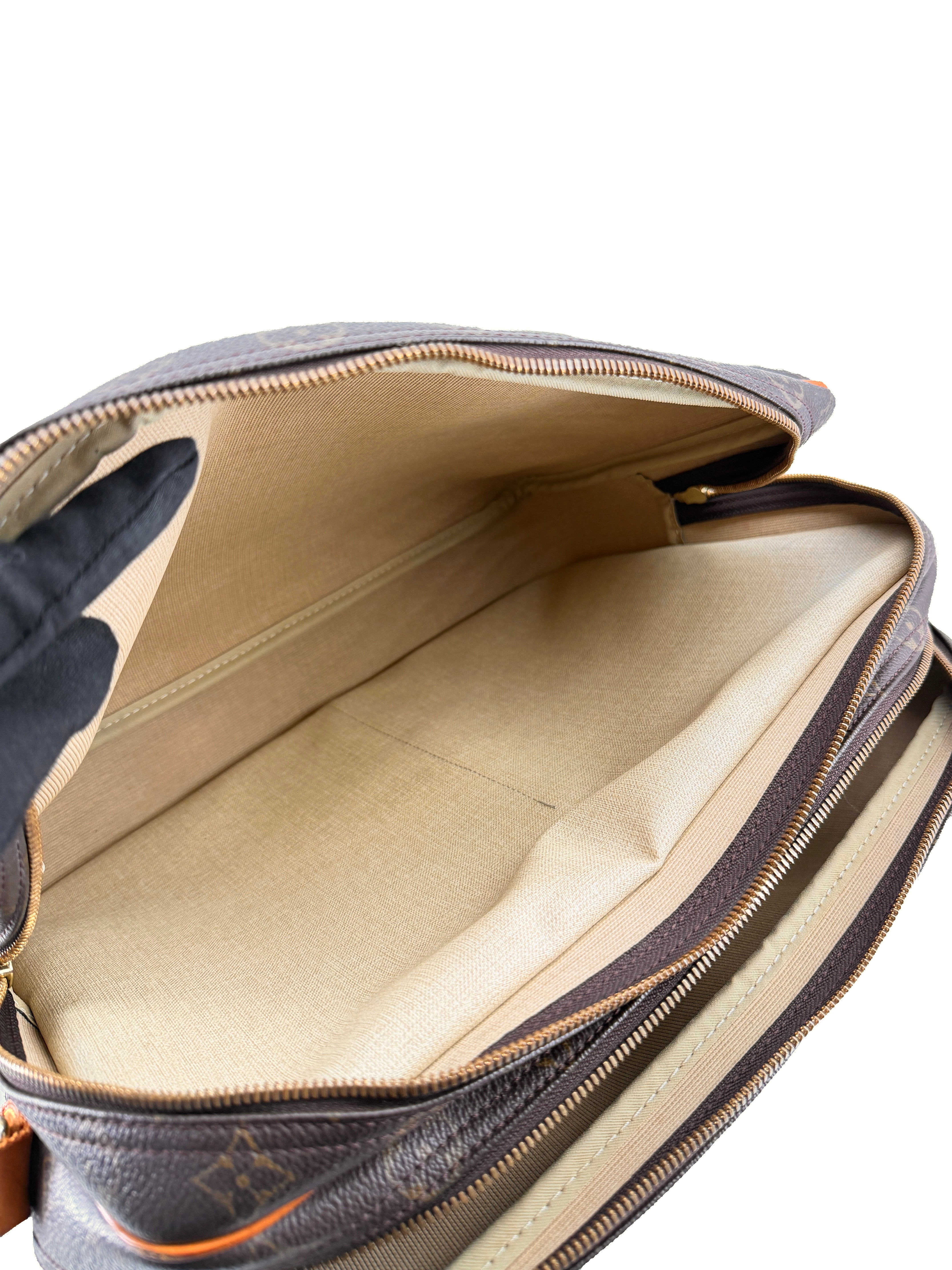 Louis Vuitton monogram Reporter GM SP0040