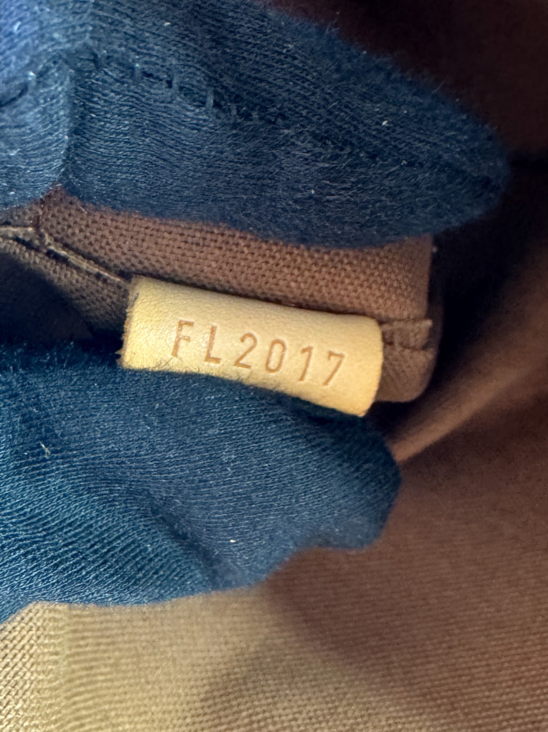 Louis Vuitton monogram horiztonal lockit FL2017