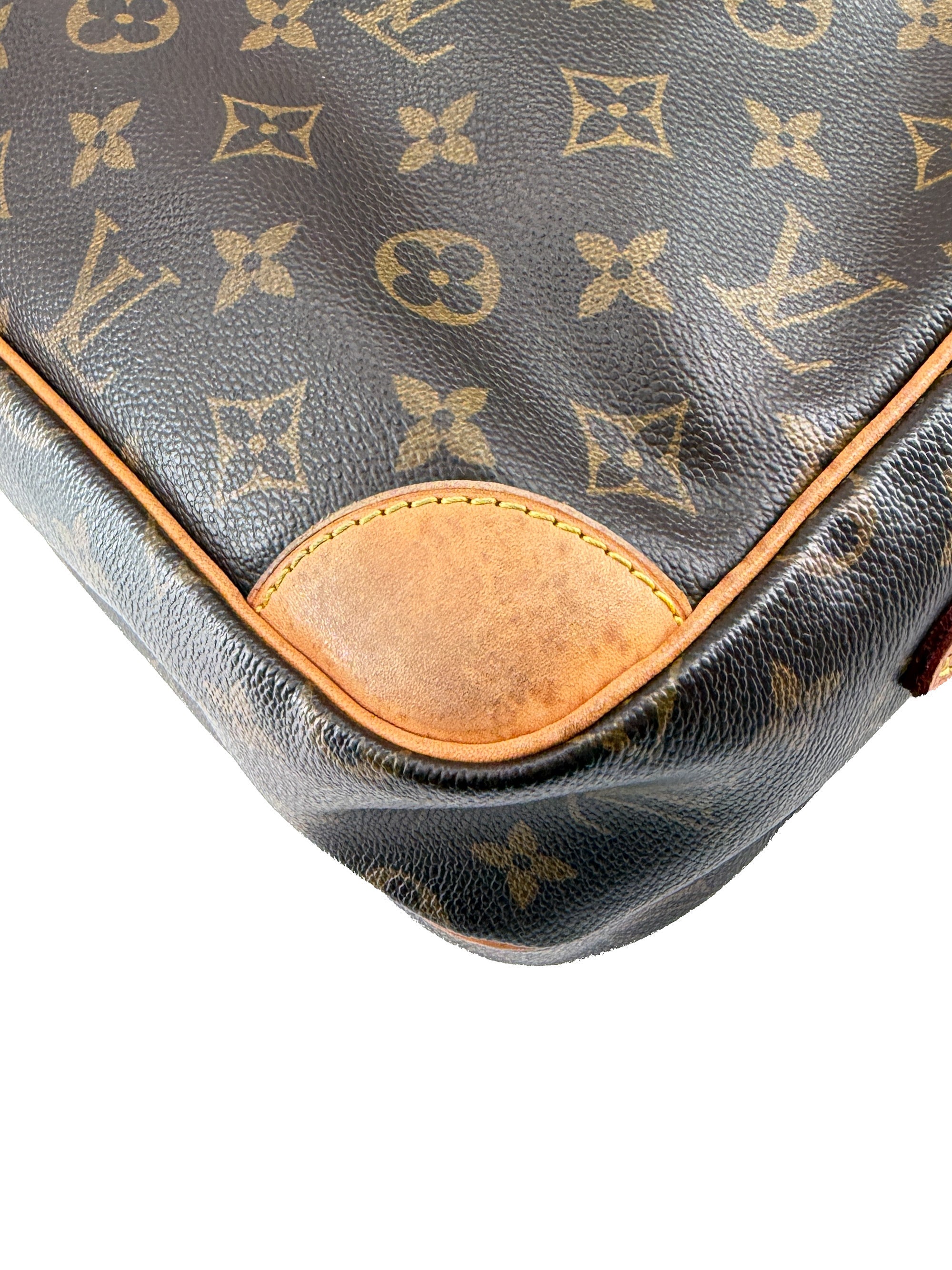 Louis Vuitton monogram Nil crossbody AR0035