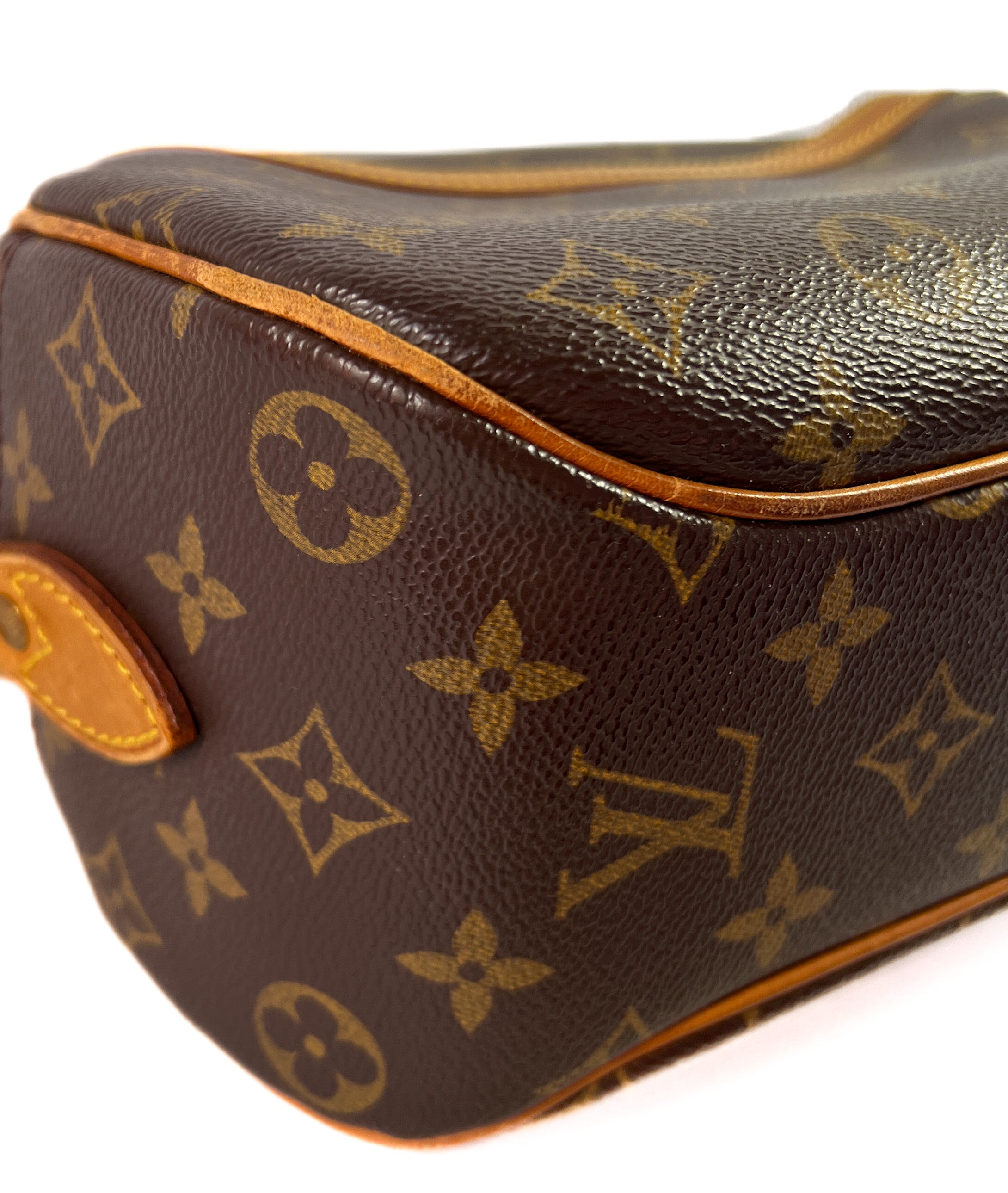 Louis Vuitton monogram Blois crossbody 2001
