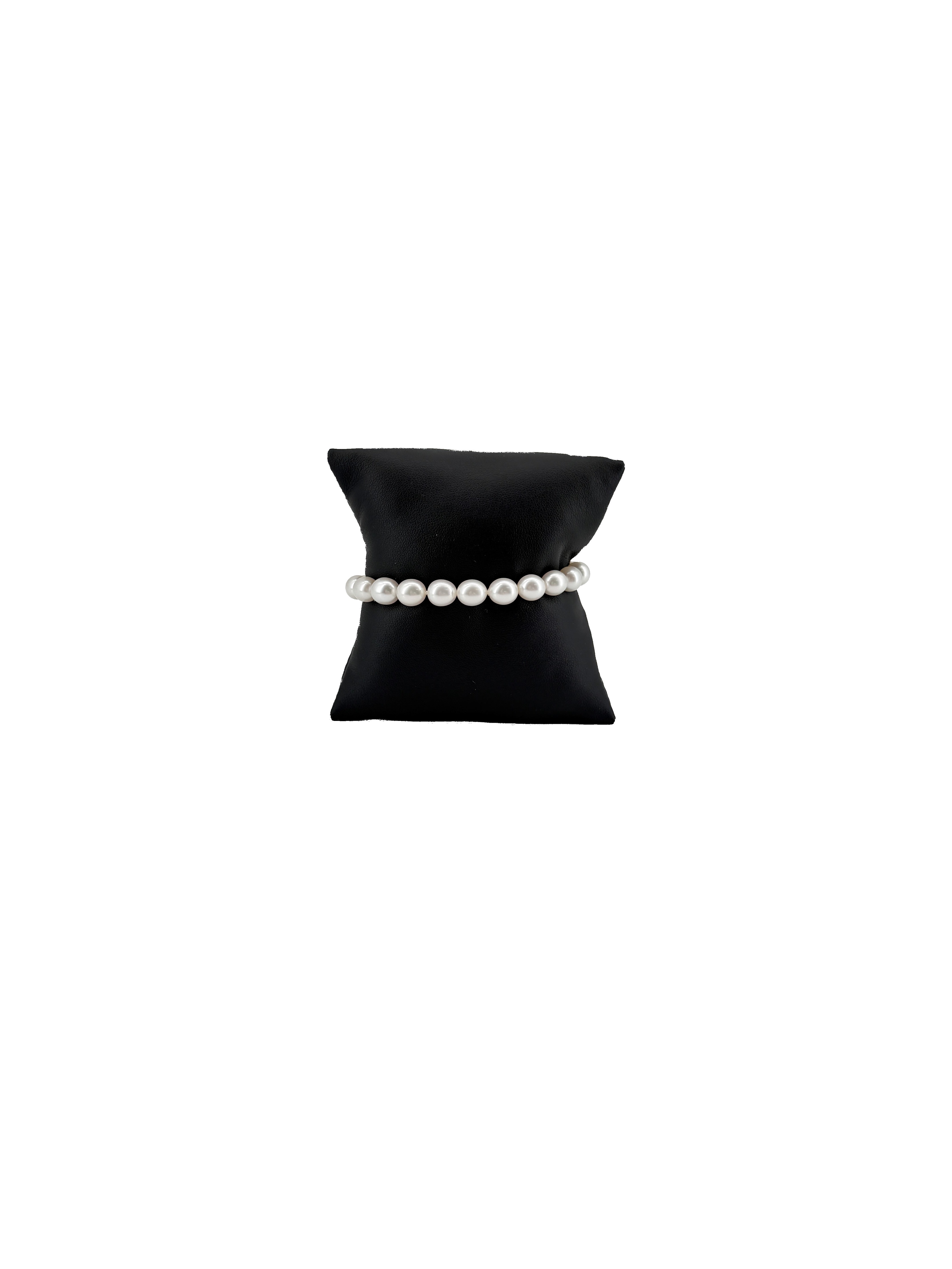 Tiffany & Co pearl strand toggle bracelet