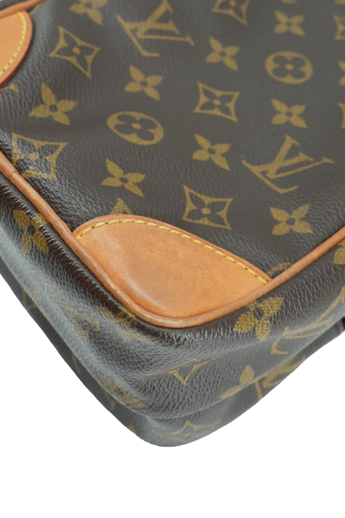 Louis Vuitton brown monogam Amazon TH0044
