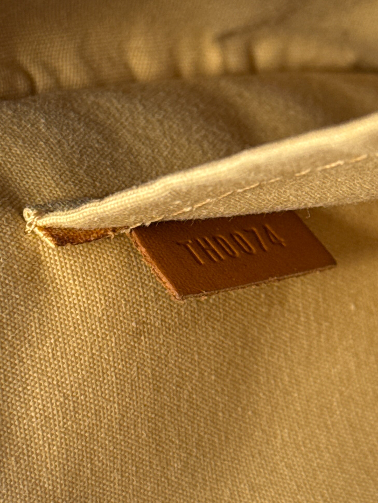 Louis Vuitton beige monogram mini pochette Kathleen TH0074