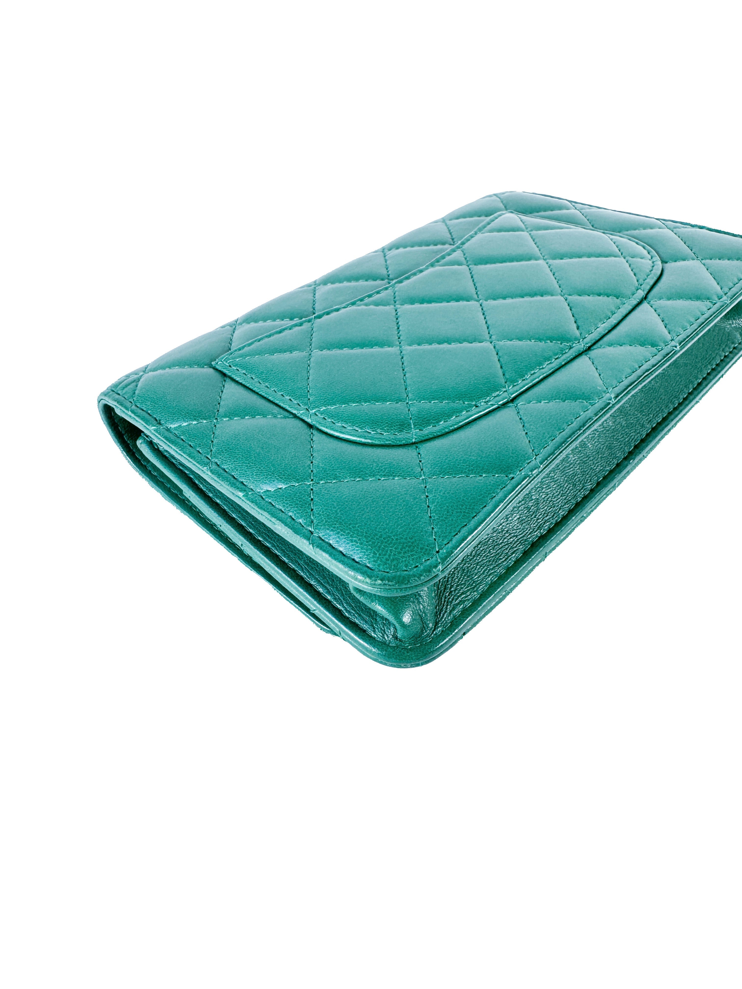 Chanel emerald green leather wallet on chain 25684891