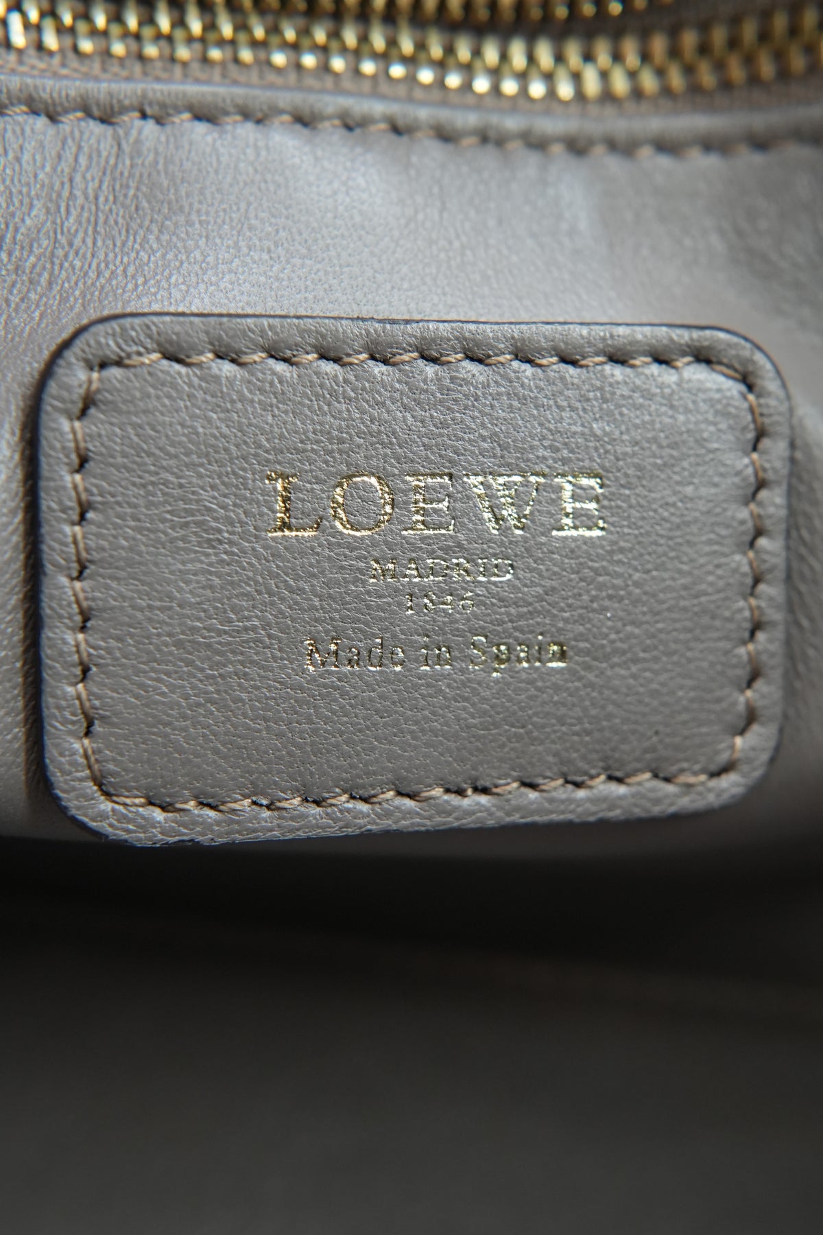 Loewe beige Amazona 23 01 1407