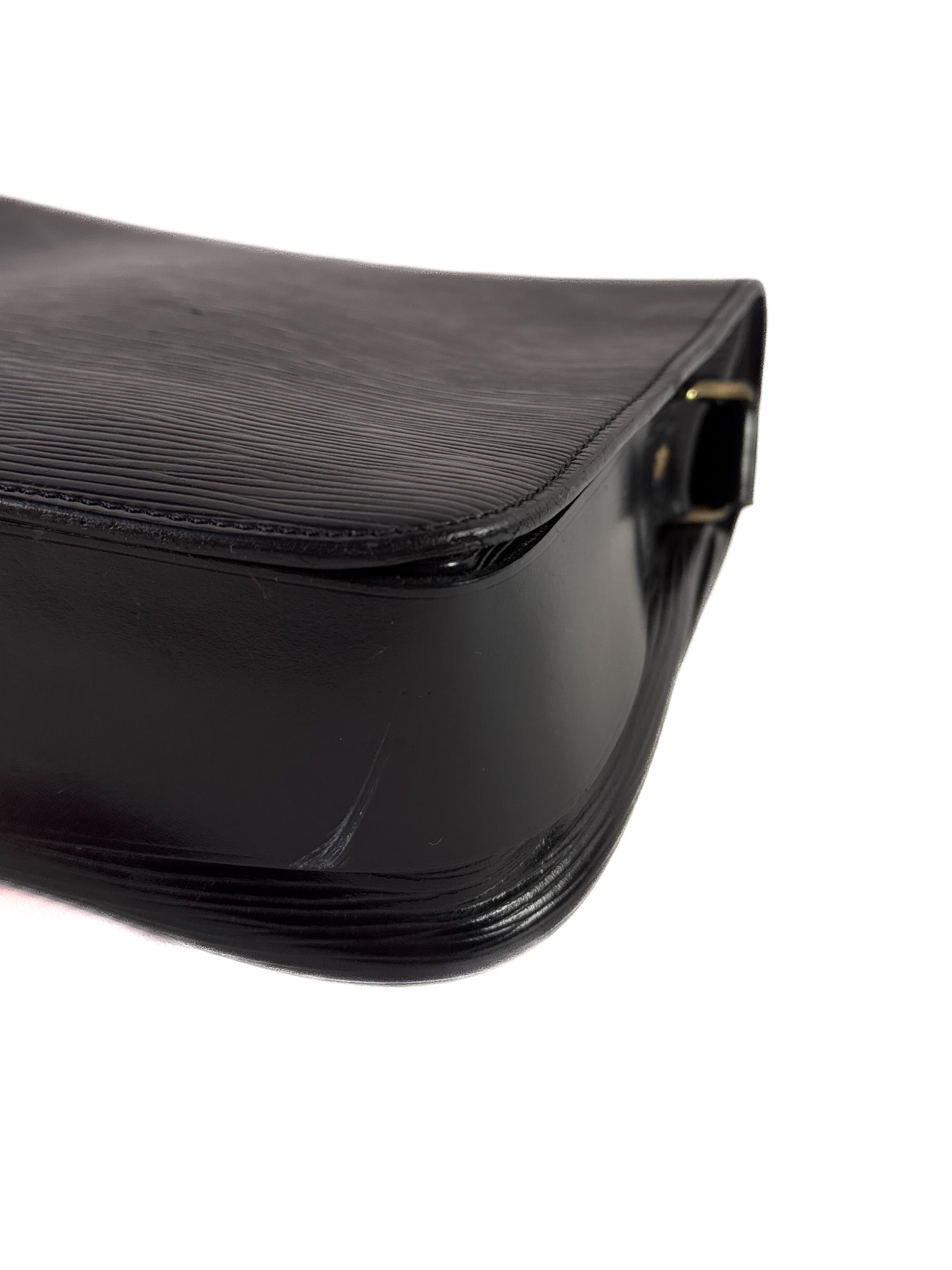 Louis Vuitton black epi Cartouchiere MM MI8901