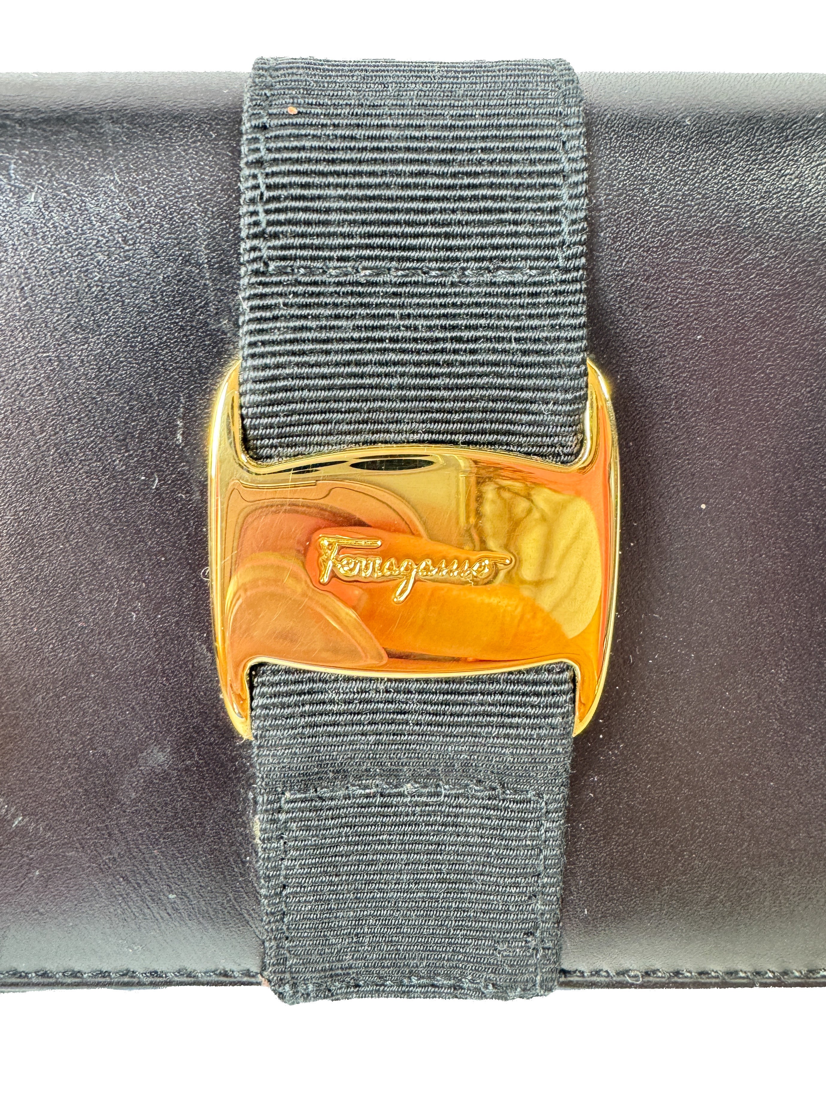Salvatore Ferragamo black leather vintage Vera wallet 22 3059