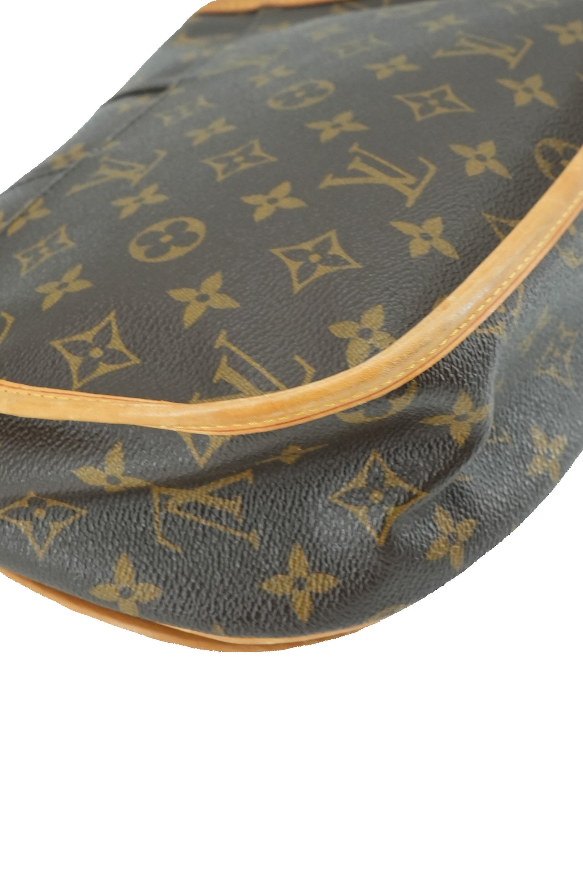 Louis Vuitton monogram Menilmontant PM DU3162