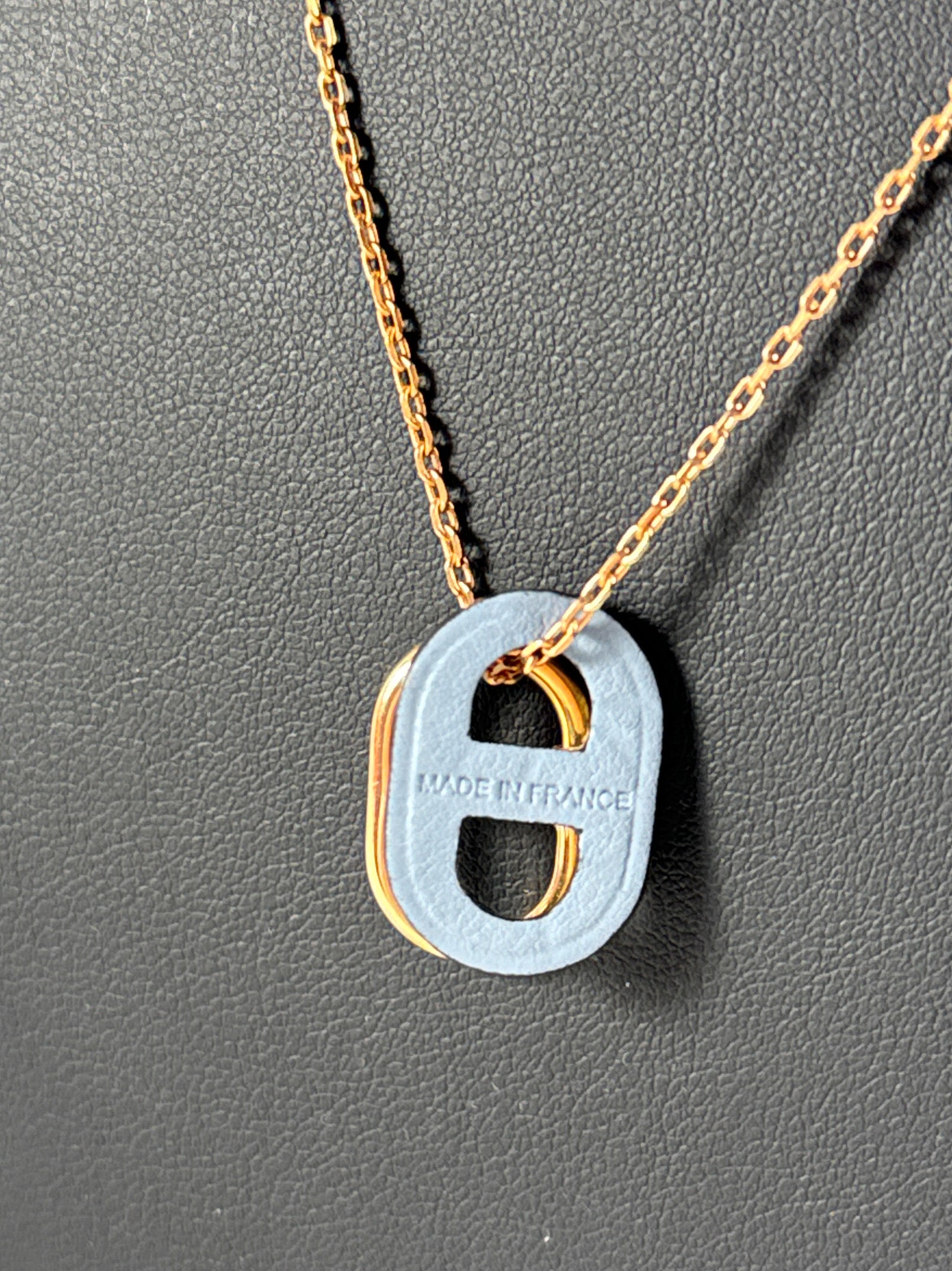 Hermès O'Maillon swift pendant necklace rose gold/blue