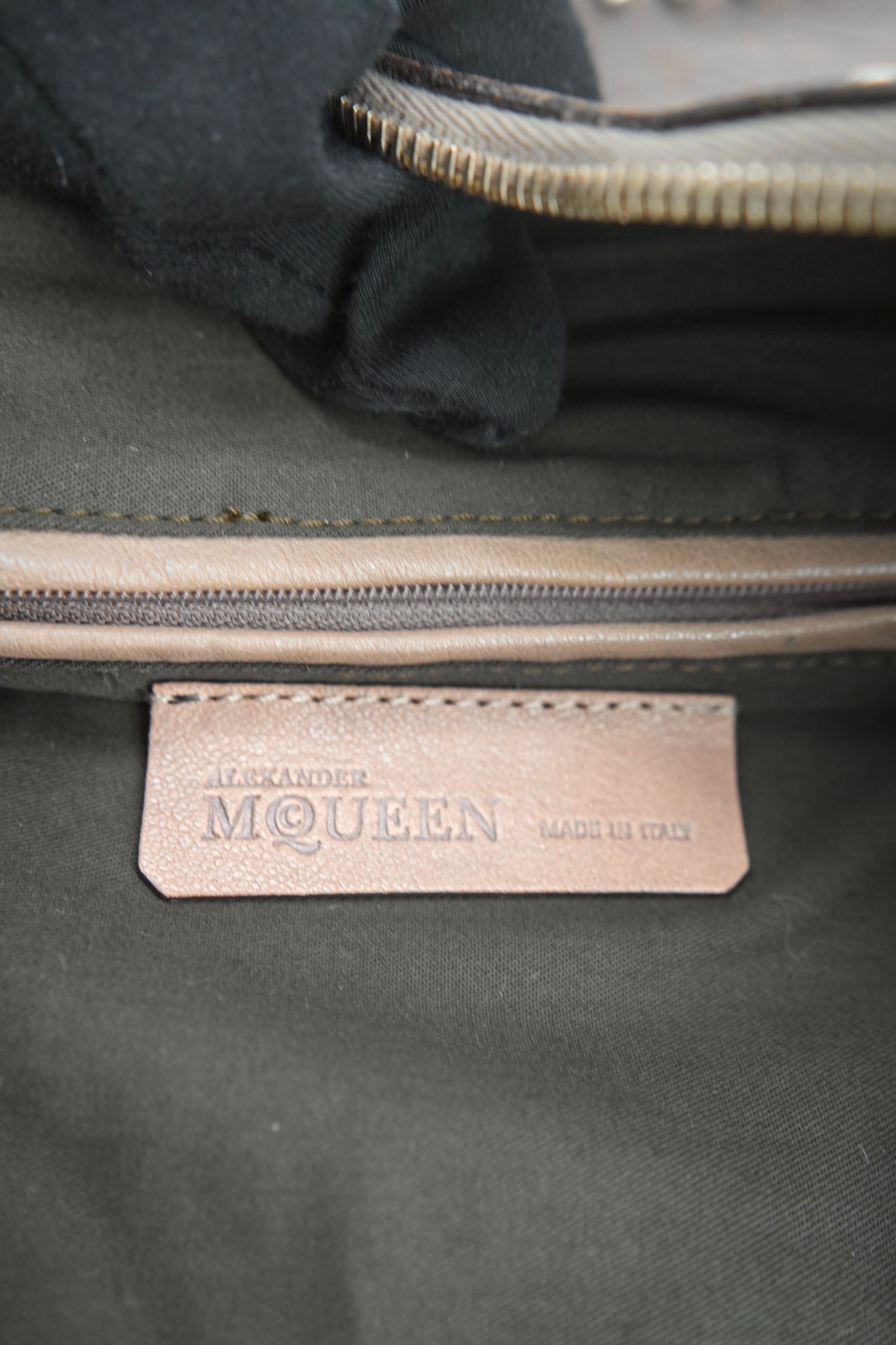 Alexander McQueen taupe leather De Manta clutch 240607-204991