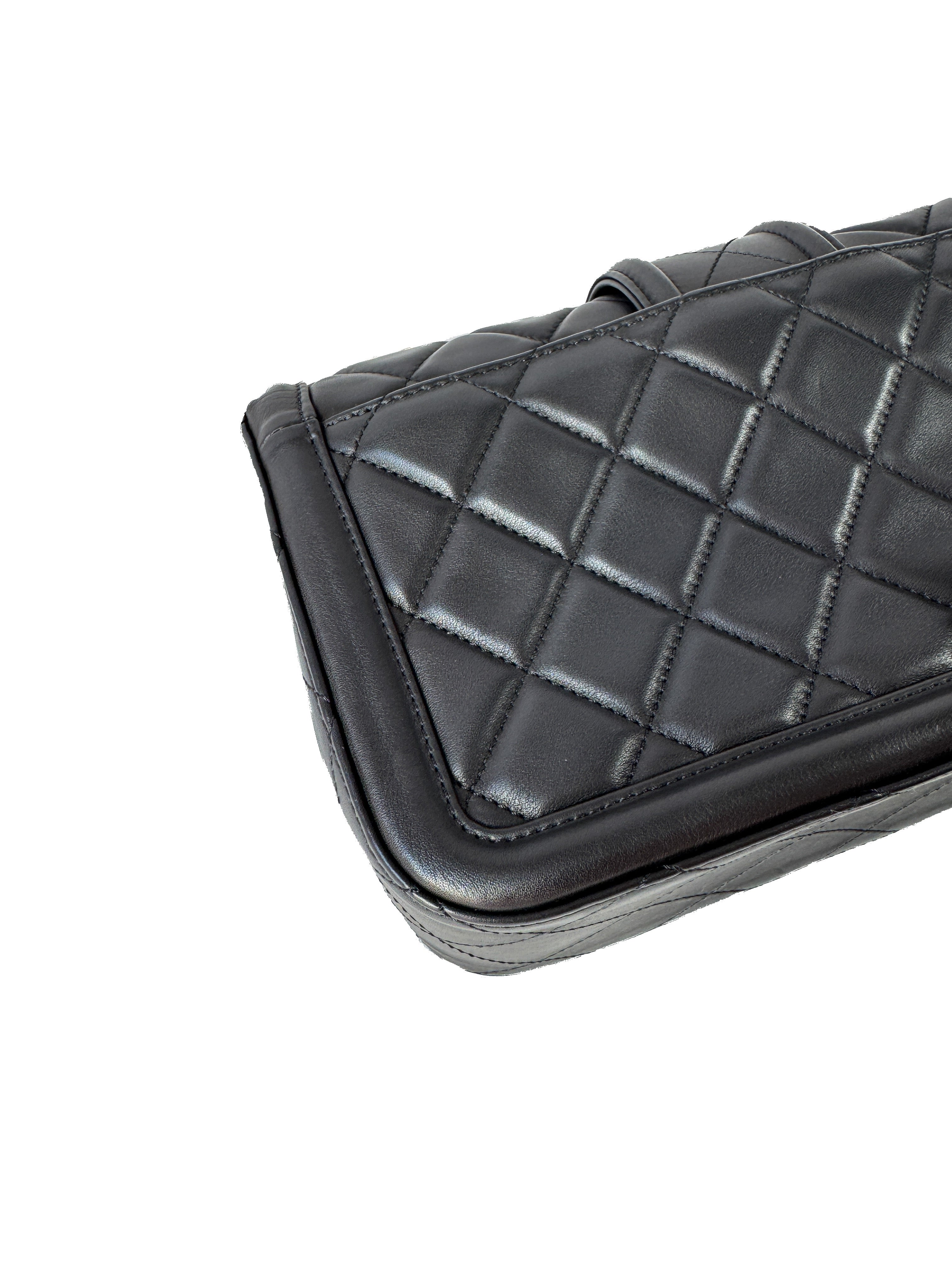 Chanel medium black lambskin Elegant CC flap 208382260