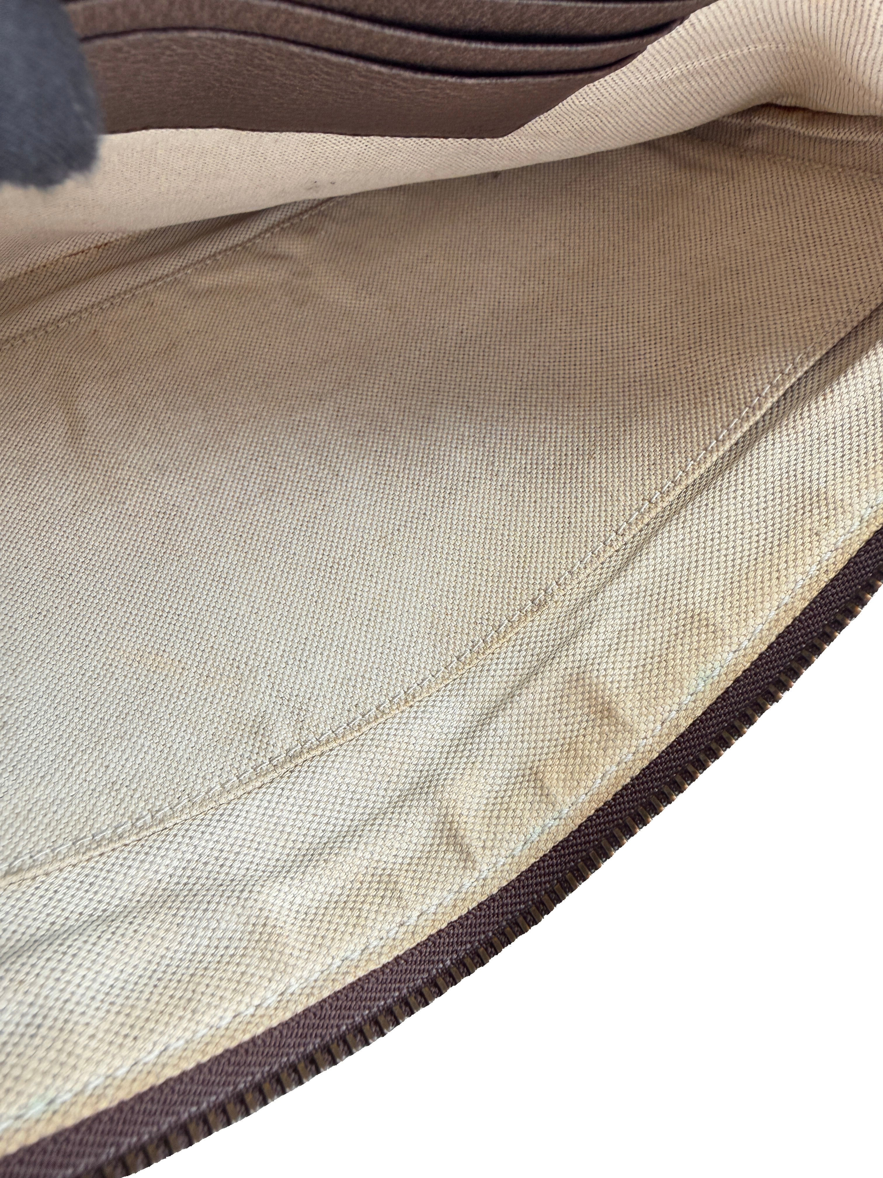 Gucci Courrier GG Supreme UFO Pouch Wristlet 473915-496334