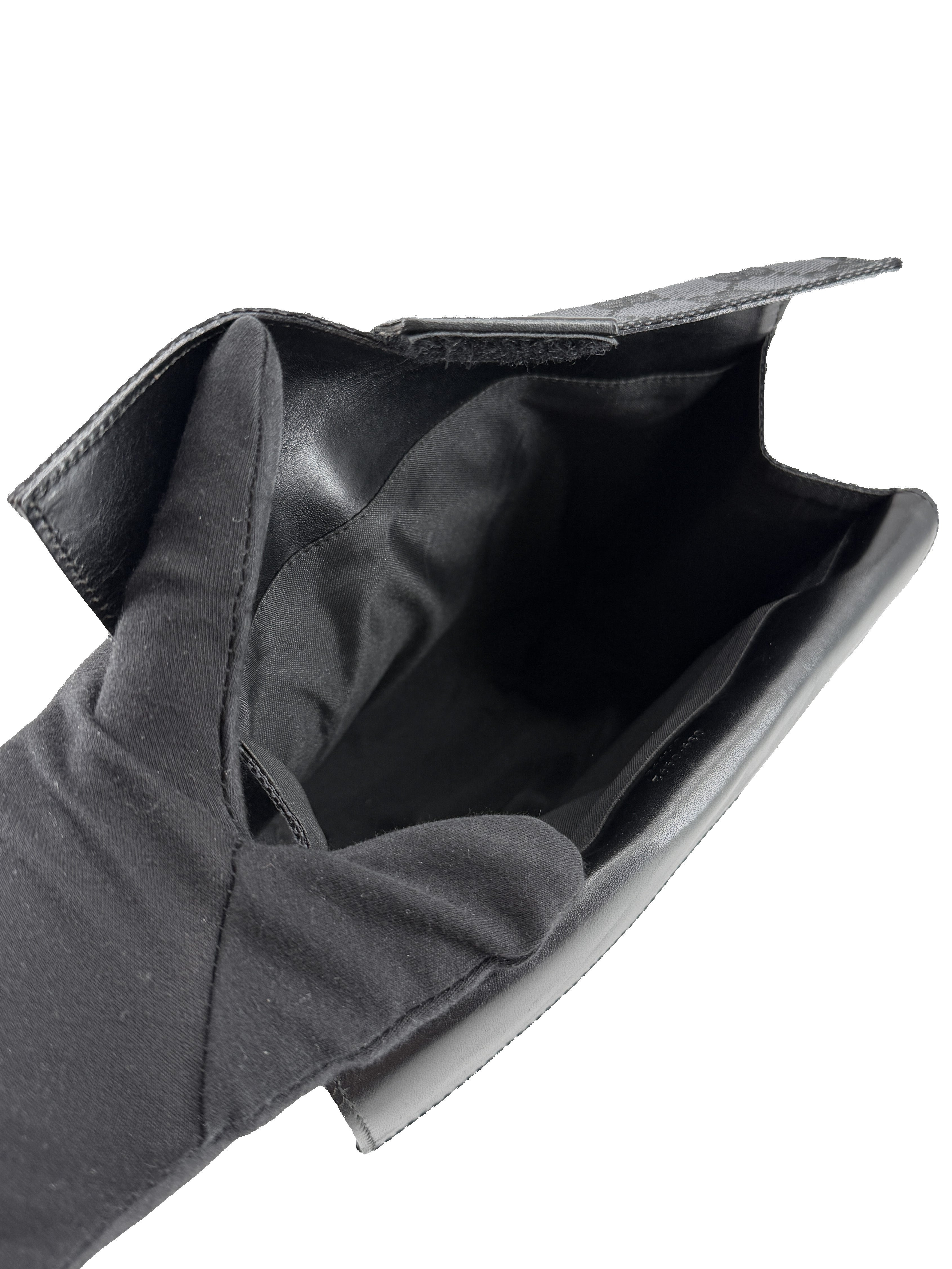 Gucci black signature canvas pouch 039-0992 01998