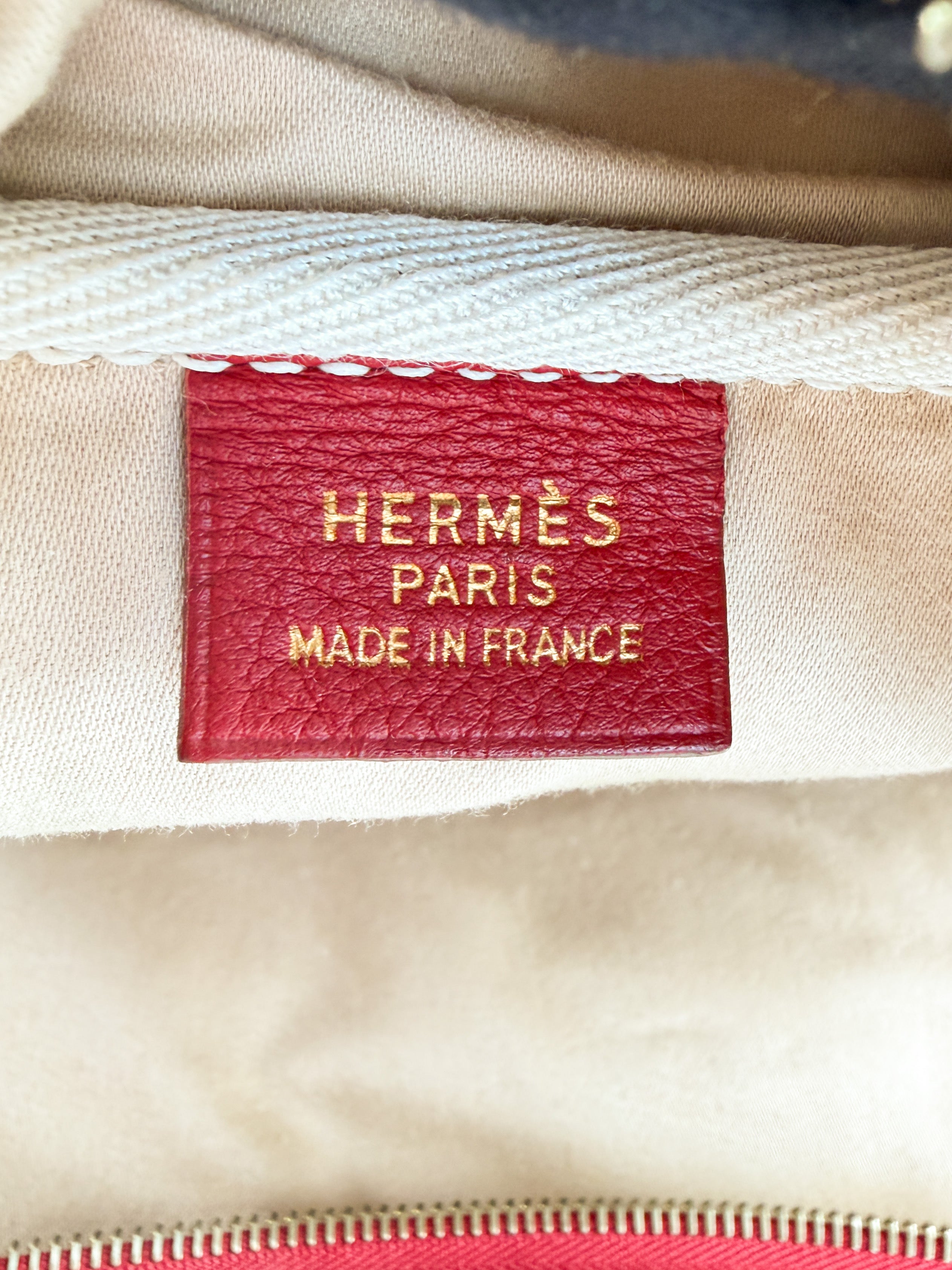 Hermès red leather beige Toile Victoria shoulder bag