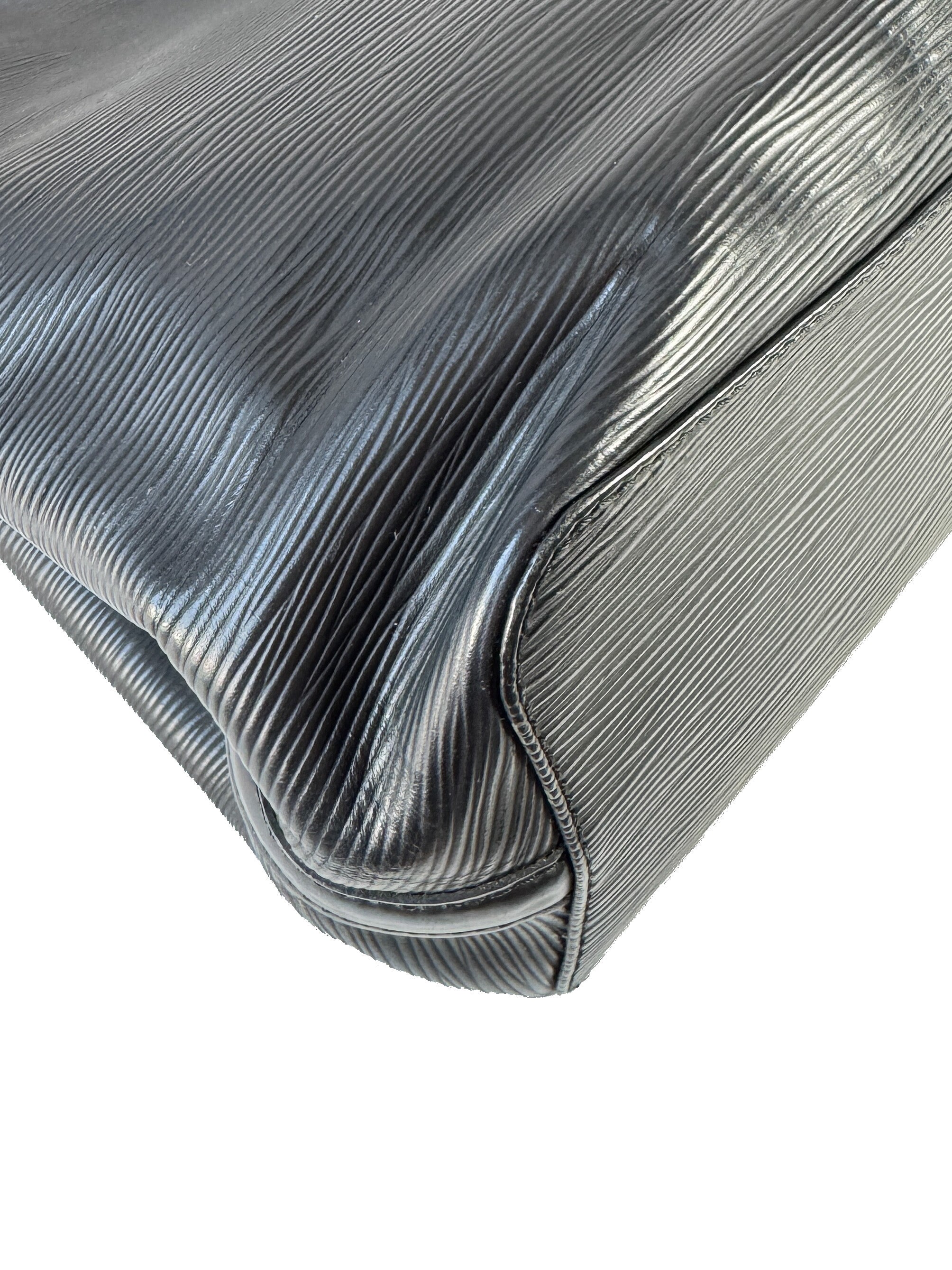 Louis Vuitton black epi Mandala MM FL0045