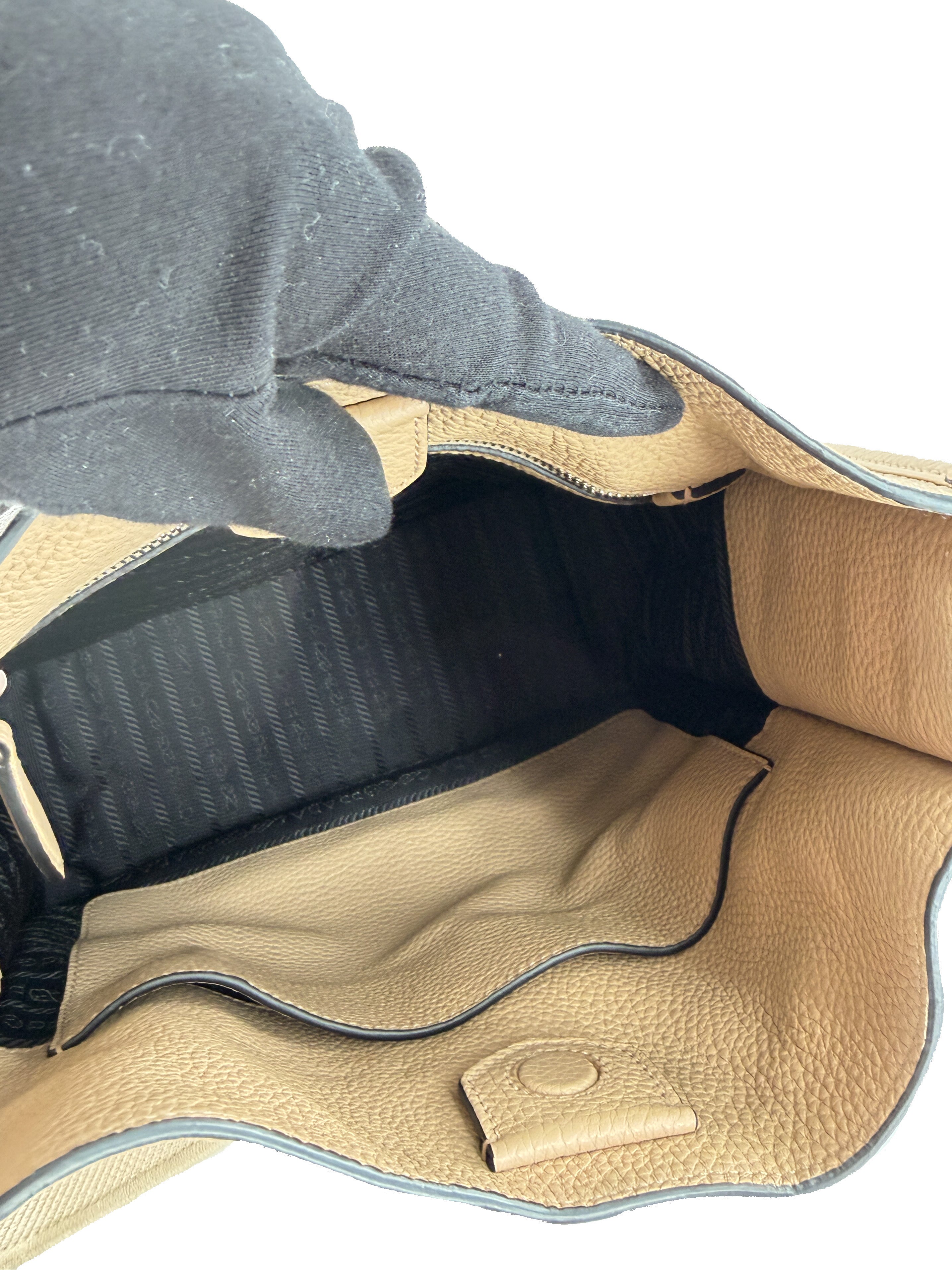 Prada beige leather logo crossbody medium 31 7