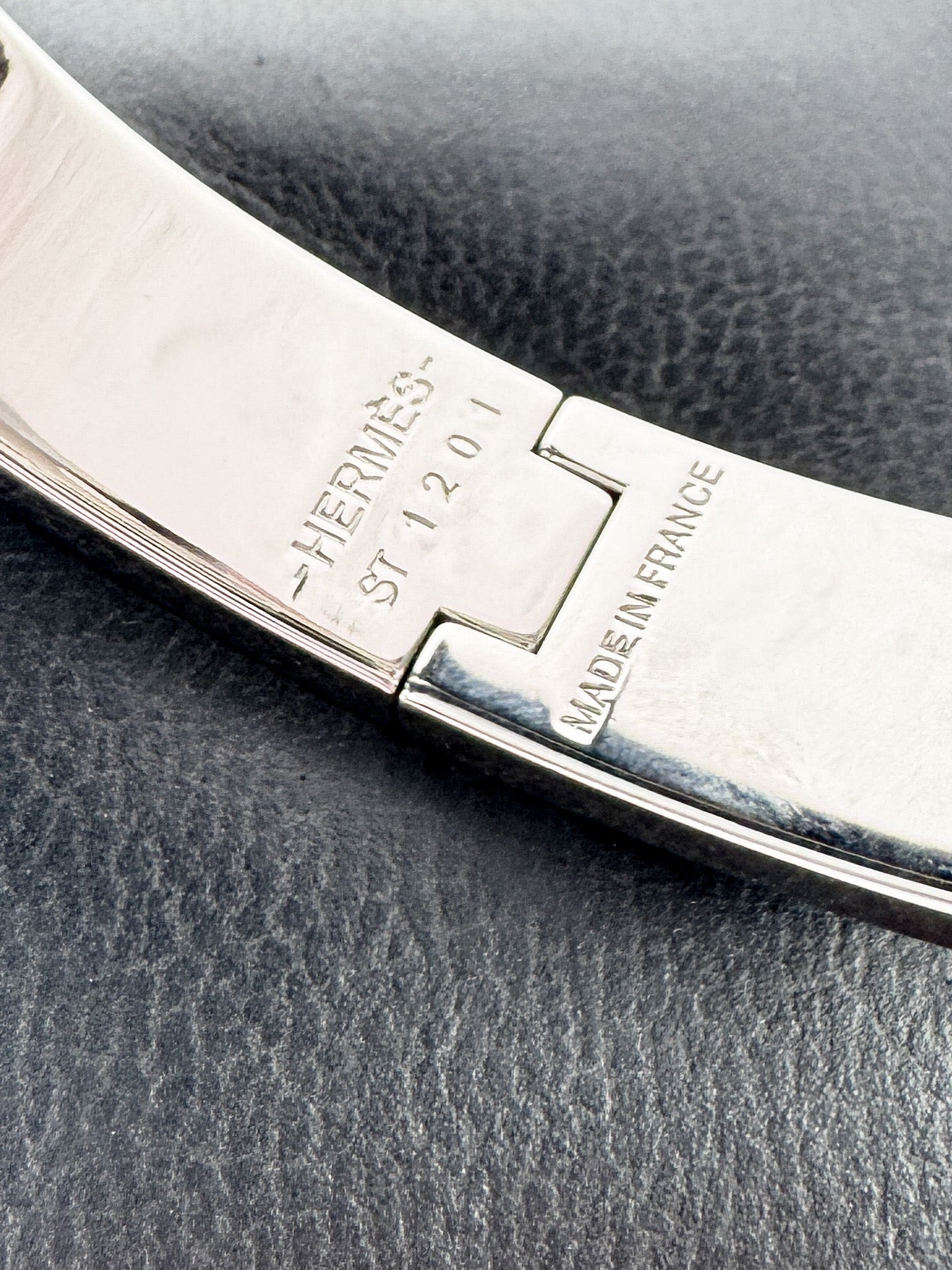 Hermès silver/beige Clic H bracelet ST1201