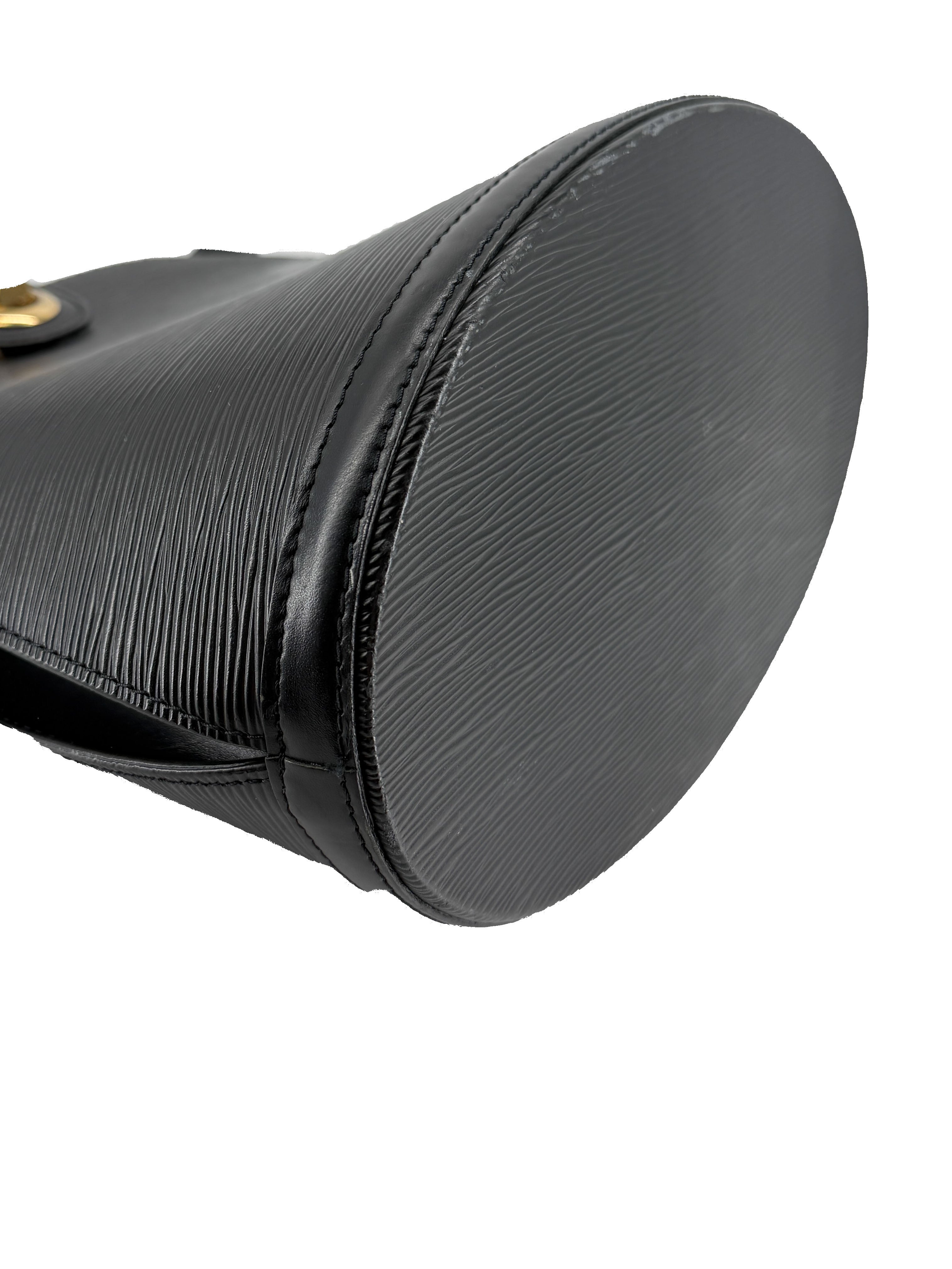 Louis Vuitton black epi leather Cluny CA0020