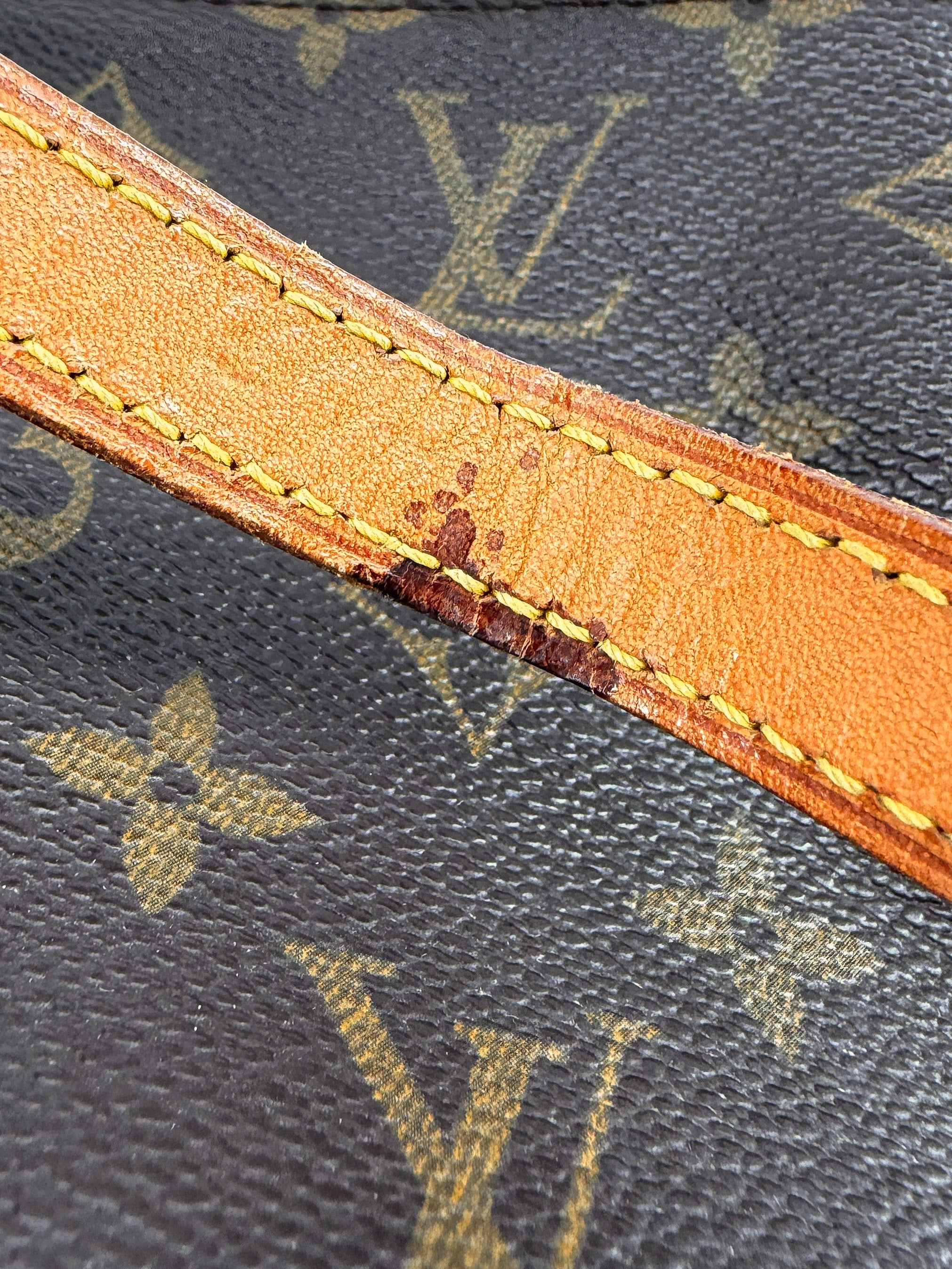 Louis Vuitton monogram Trotteur AR0051