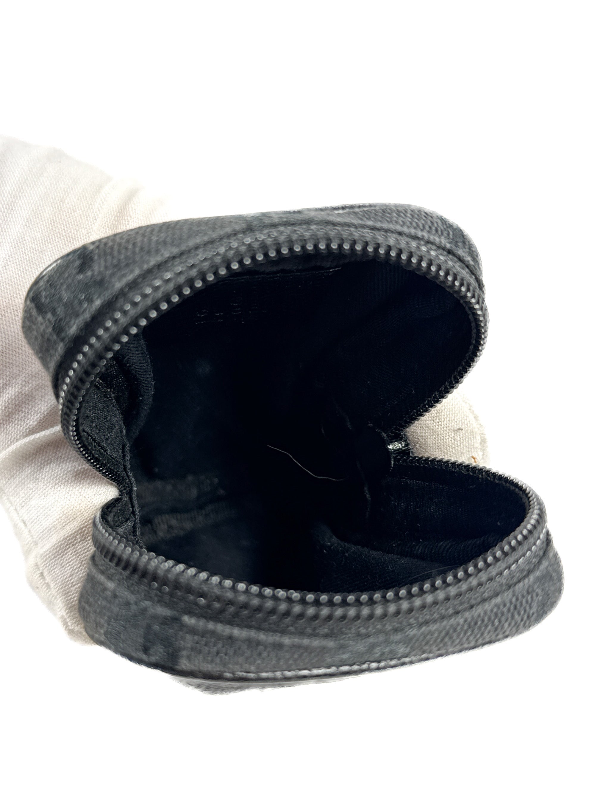 Gucci black signature small zip pouch 002404