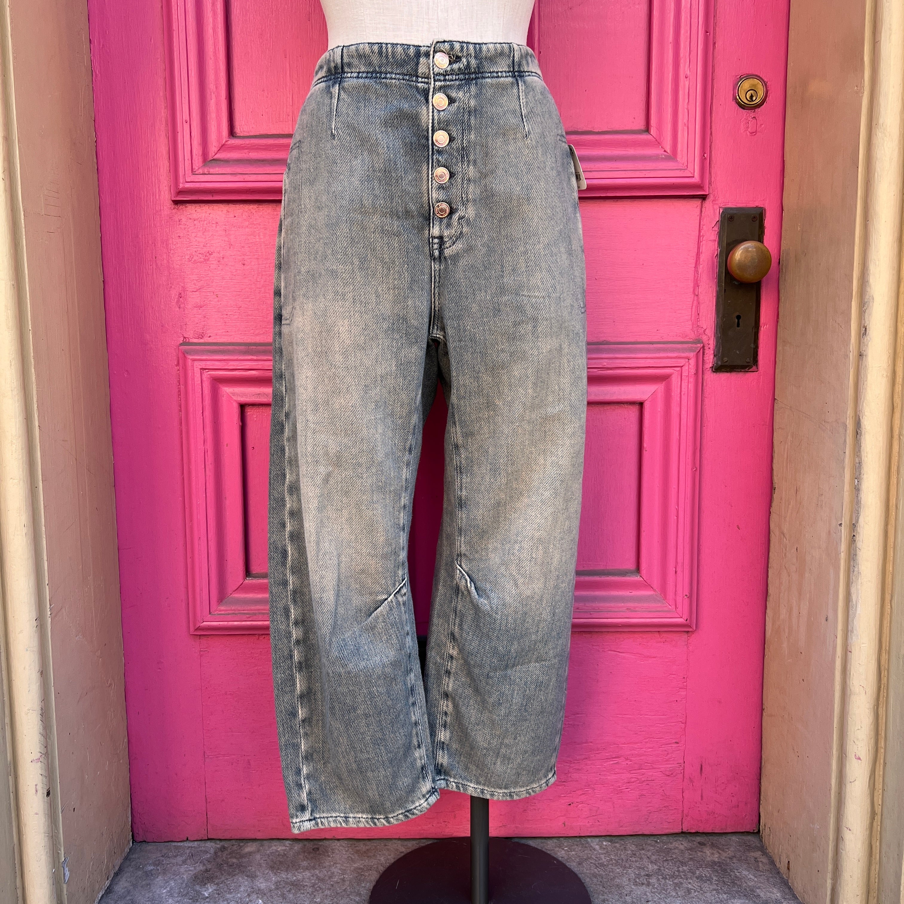 We the Free distressed barrel jeans size 6 NWT - My Girlfriend's Wardrobe LLC