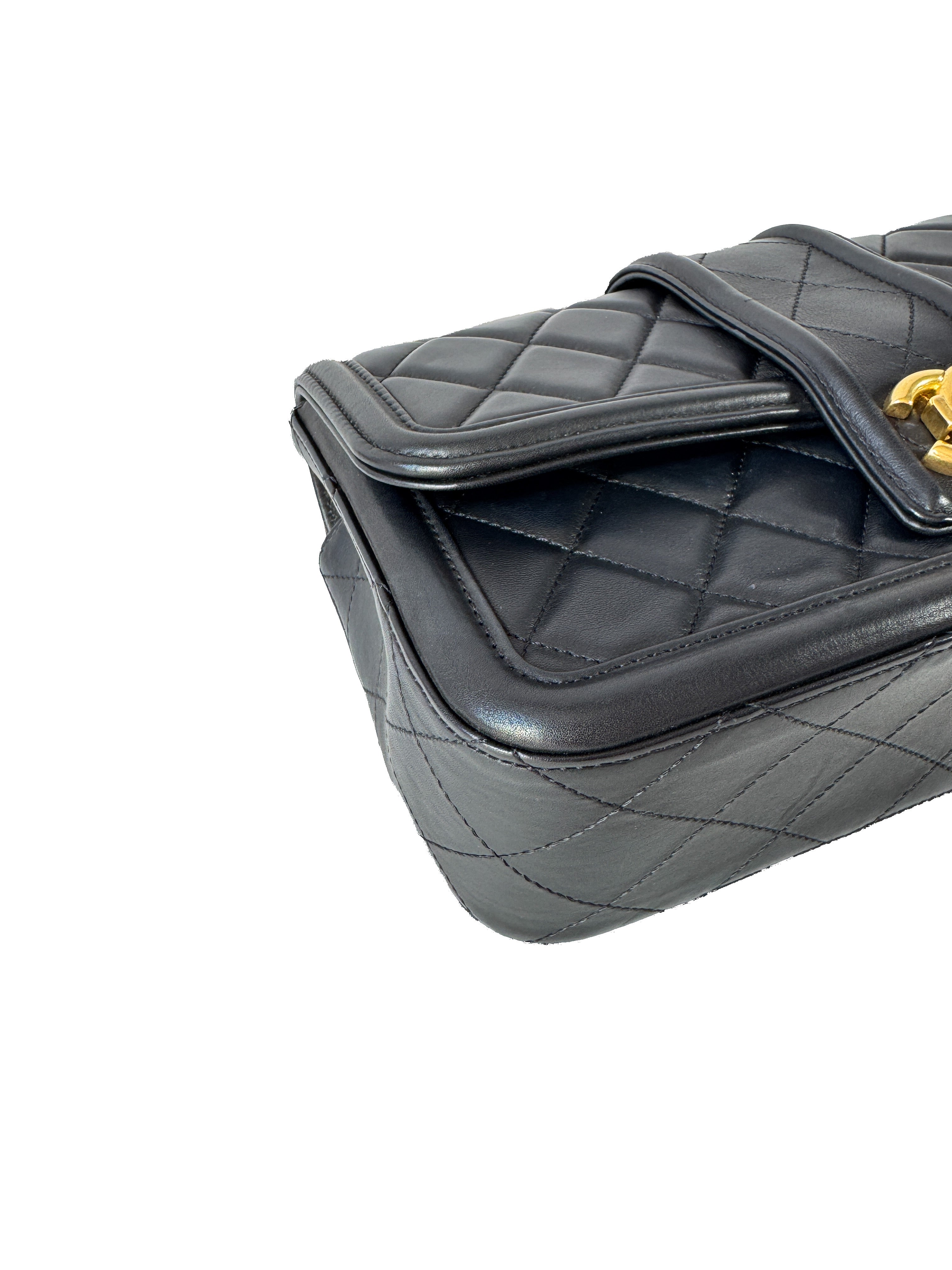 Chanel medium black lambskin Elegant CC flap 208382260