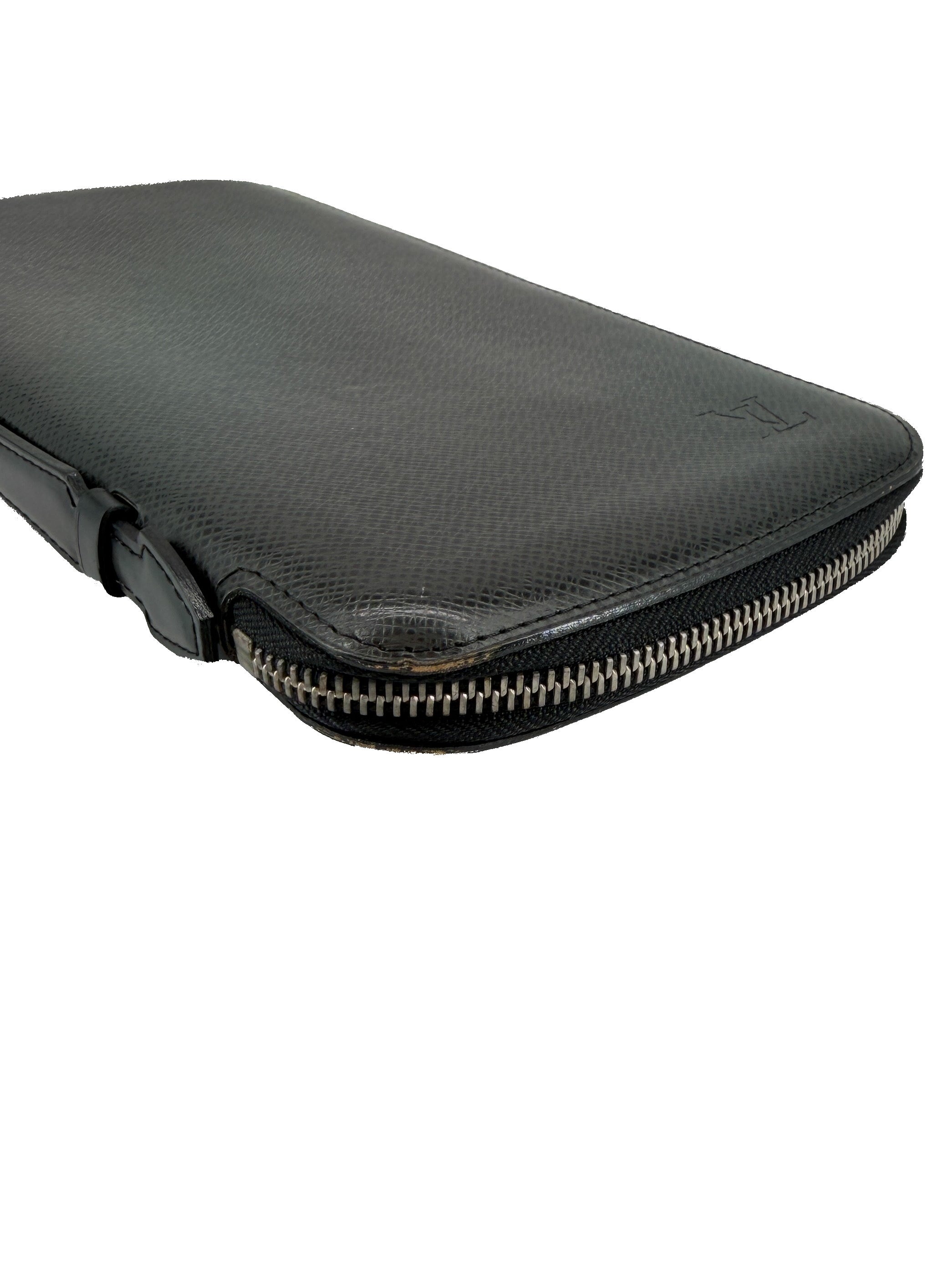 Louis Vuitton black taiga atoll travel organizer wallet MI1001
