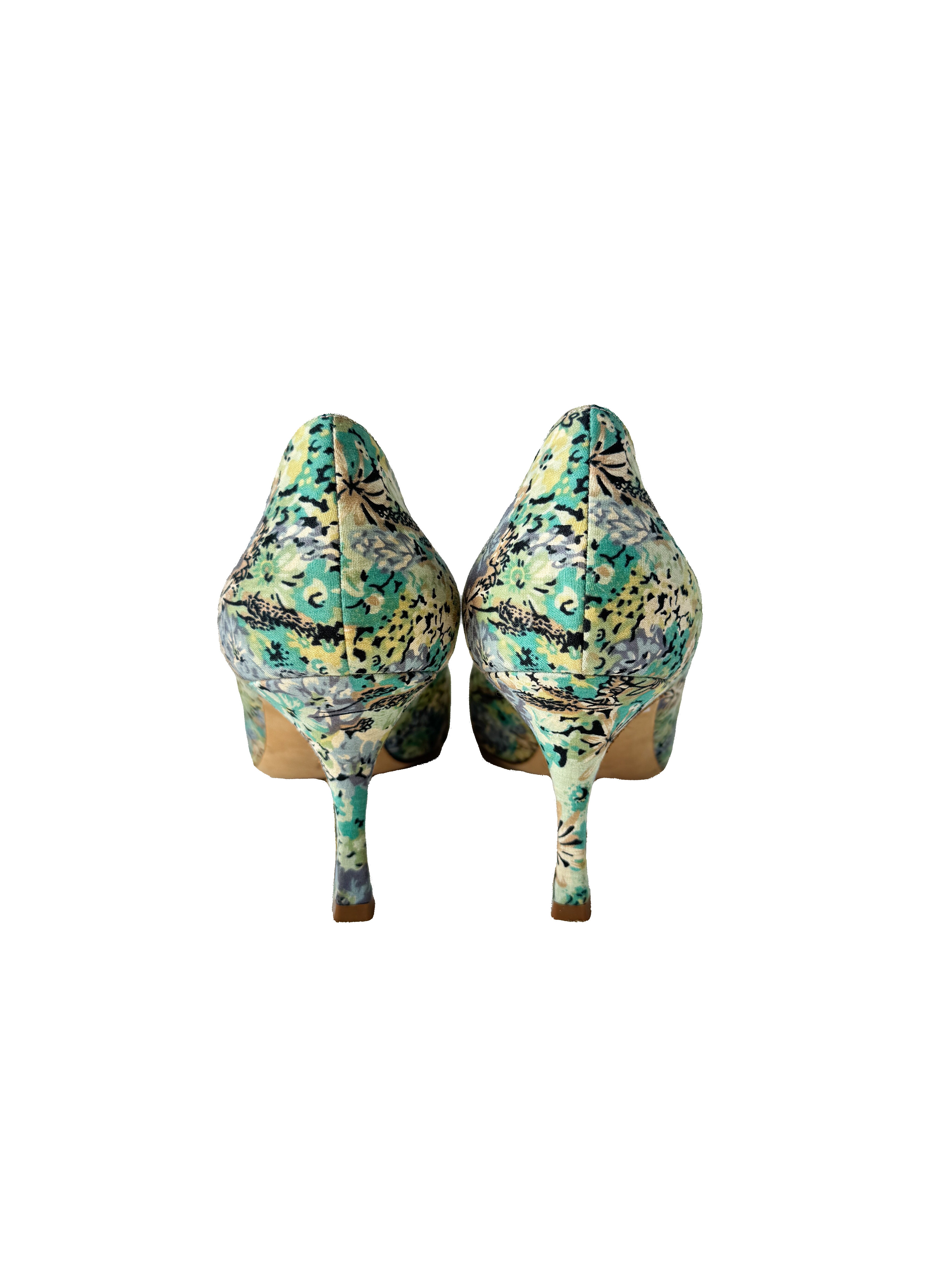 Manolo Blahnik green/blue floral print pumps size 38.5