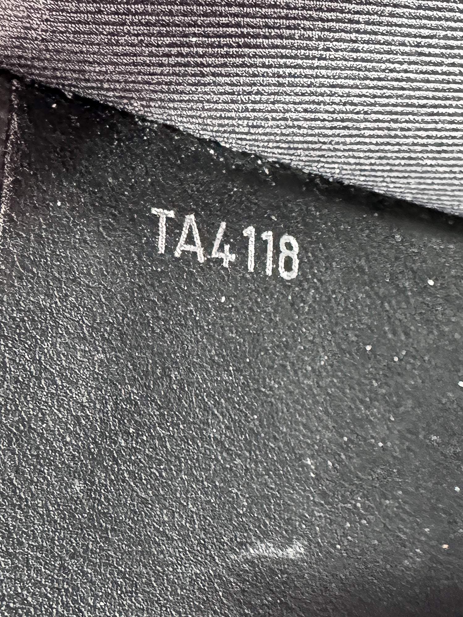 Louis Vuitton damier graphite pochette voyage MM clutch TA4118