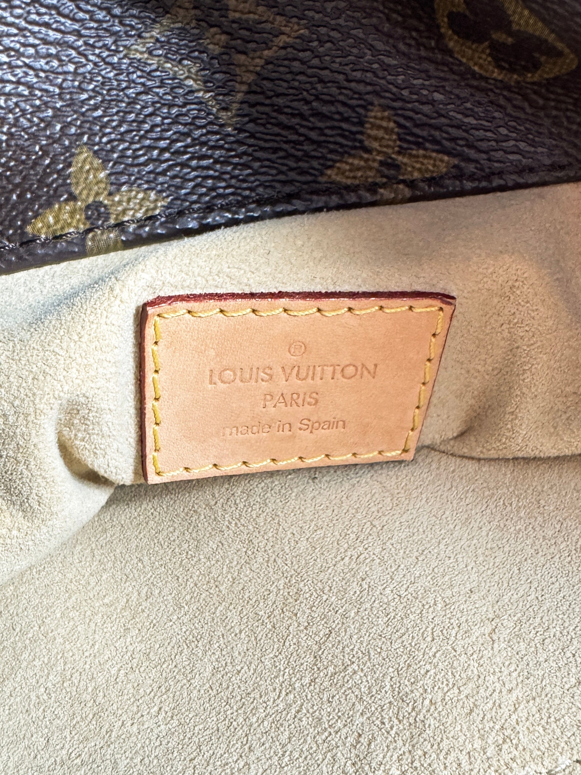 Louis Vuitton monogram Artsy MM GI0192