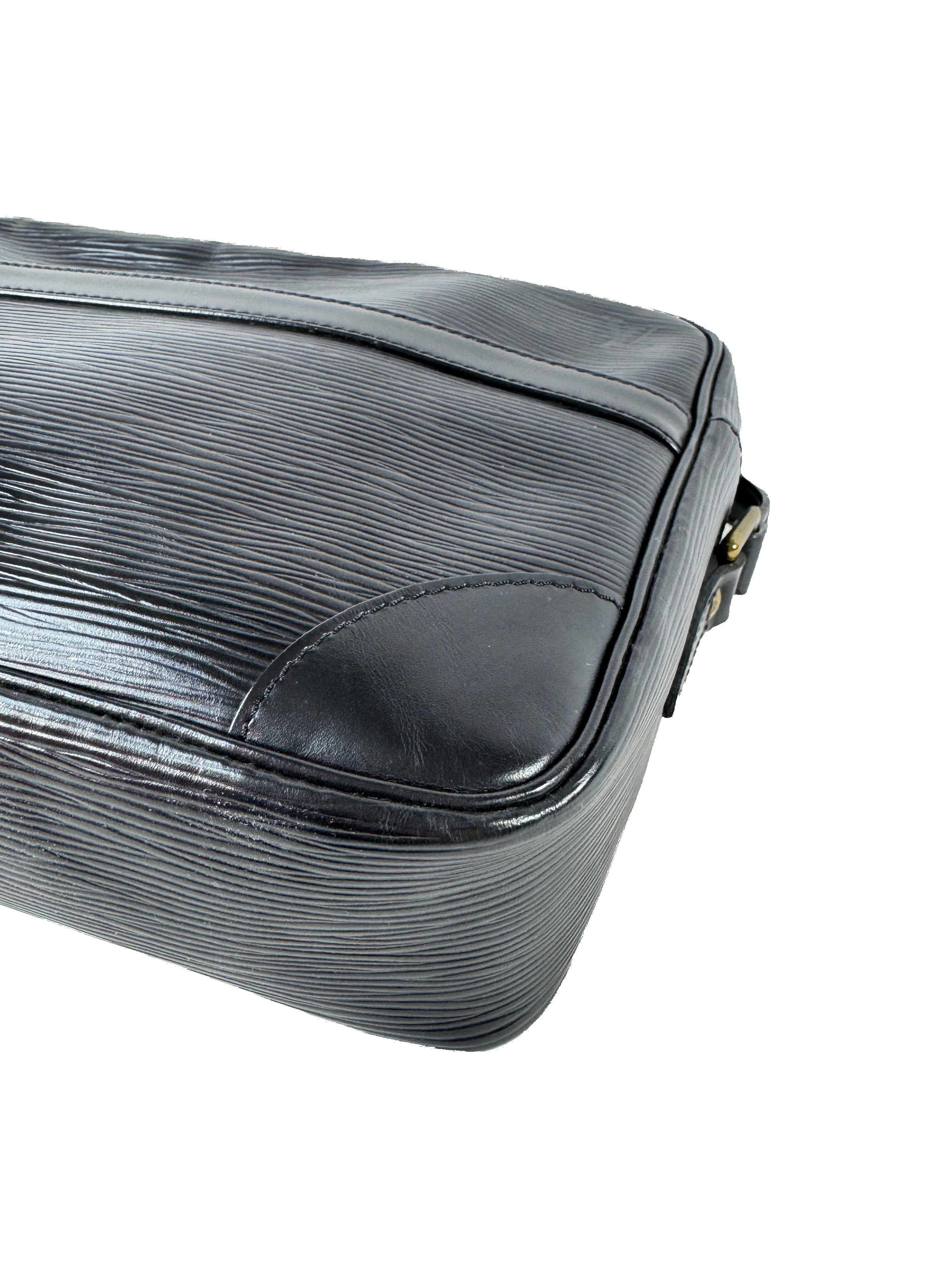 Louis Vuitton black epi trocadero 27 MI0950