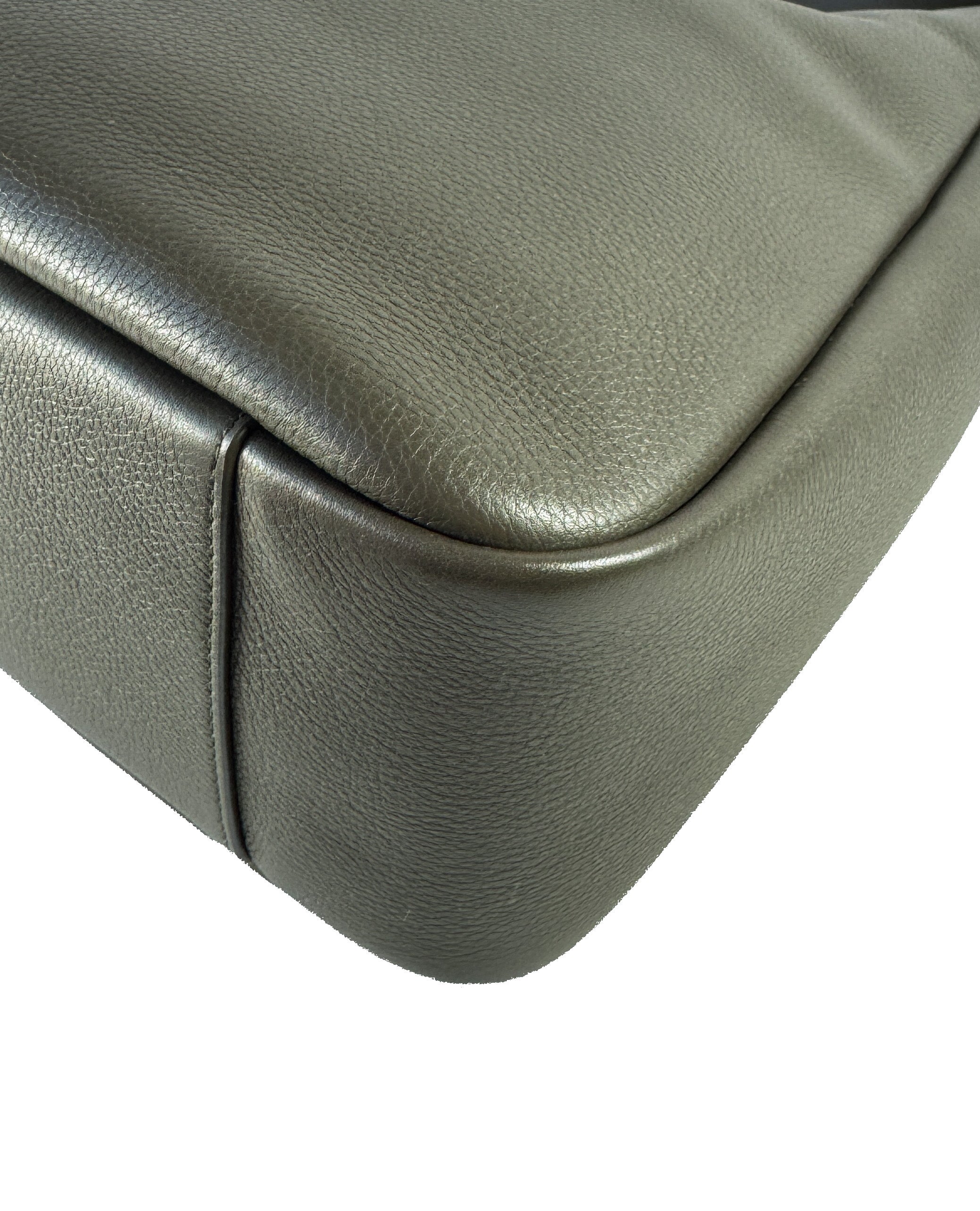 YSL Smooth Calfskin Large Le 5 A 7 Soft Hobo Light Musk GUE753837-1223