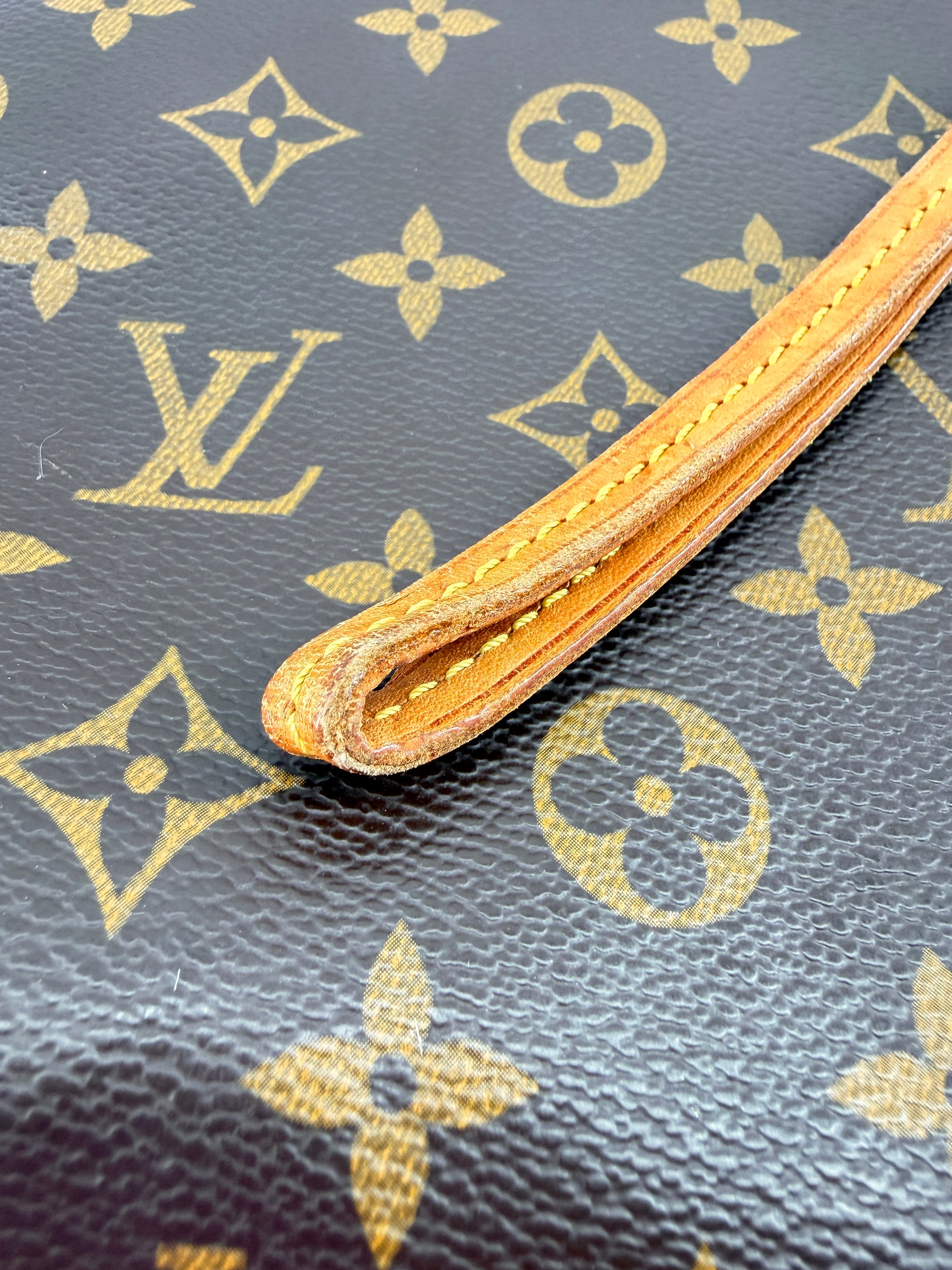 Louis Vuitton monogram Partition wristlet