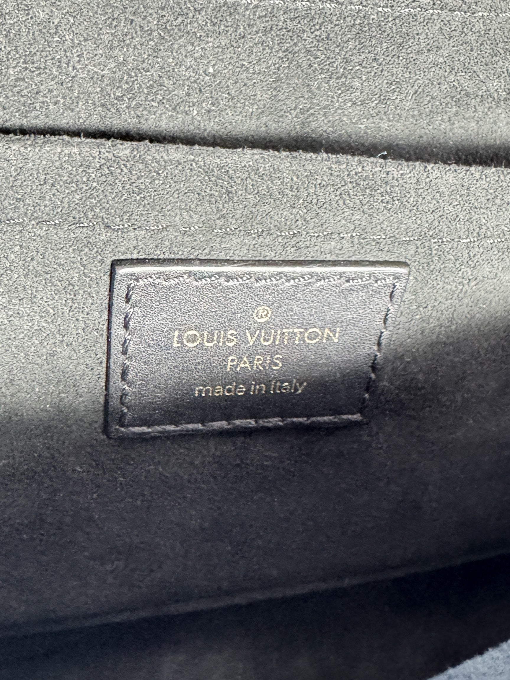 Louis Vuitton New wave Love Lock Chain MM NZ0129