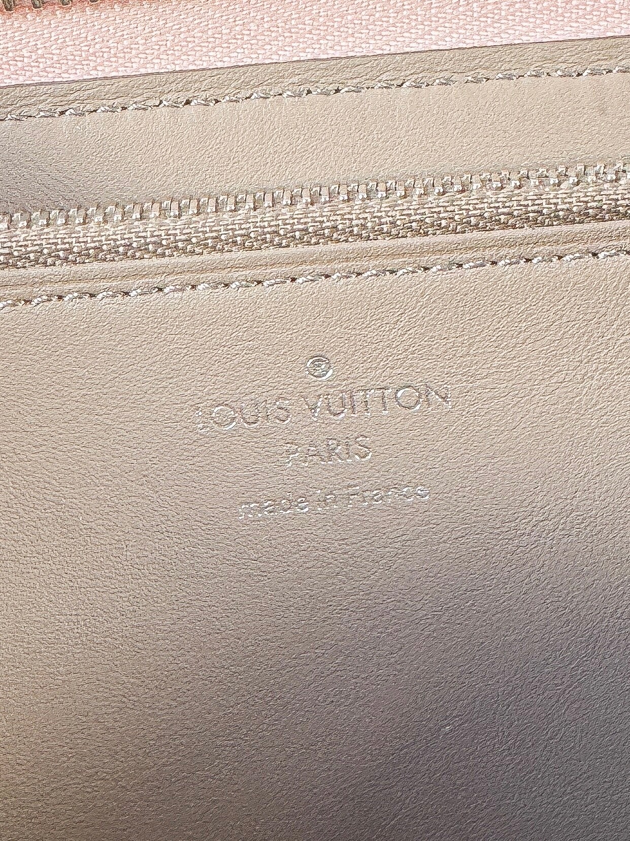 Louis Vuitton Portefeuille Comet Tresor wallet pink/taupe MI1159