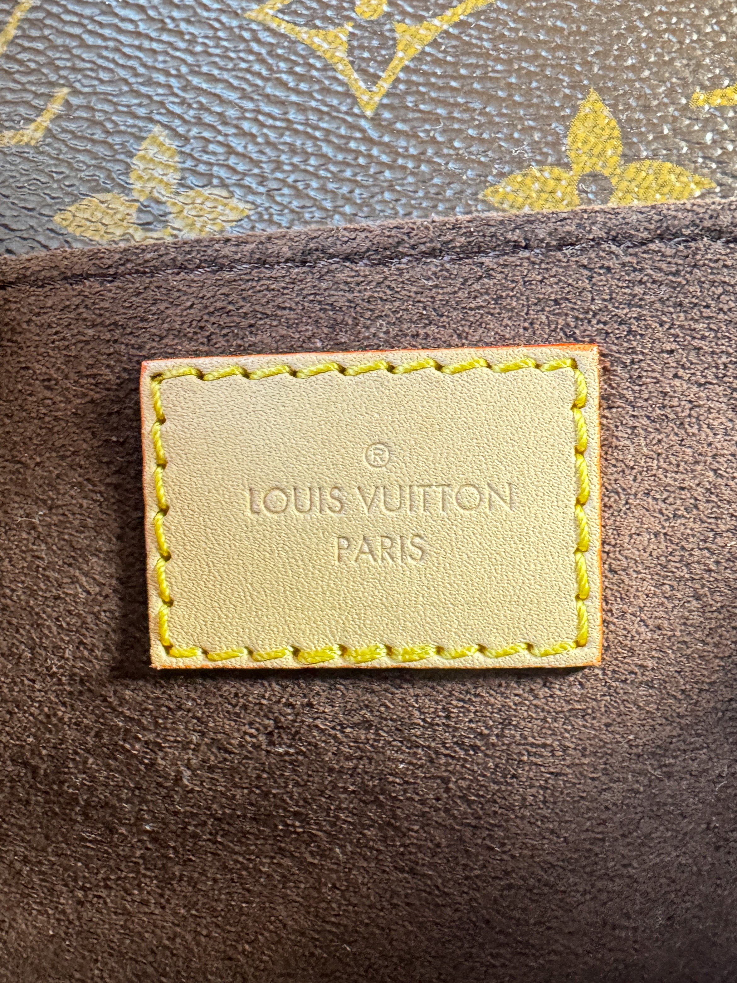 Louis Vuitton monogram pochette metis east west NFC