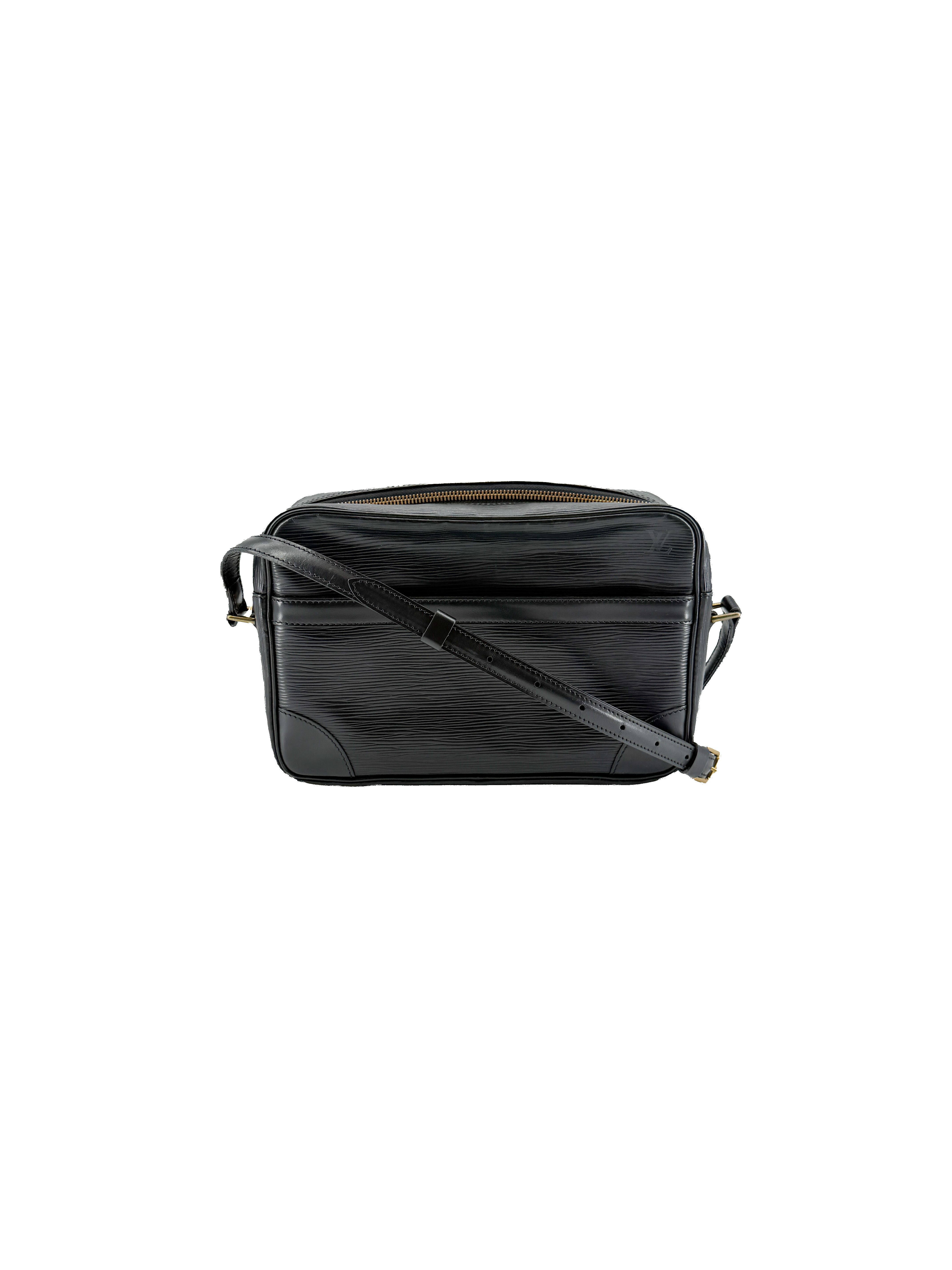 Louis Vuitton black epi trocadero 27 MI0950