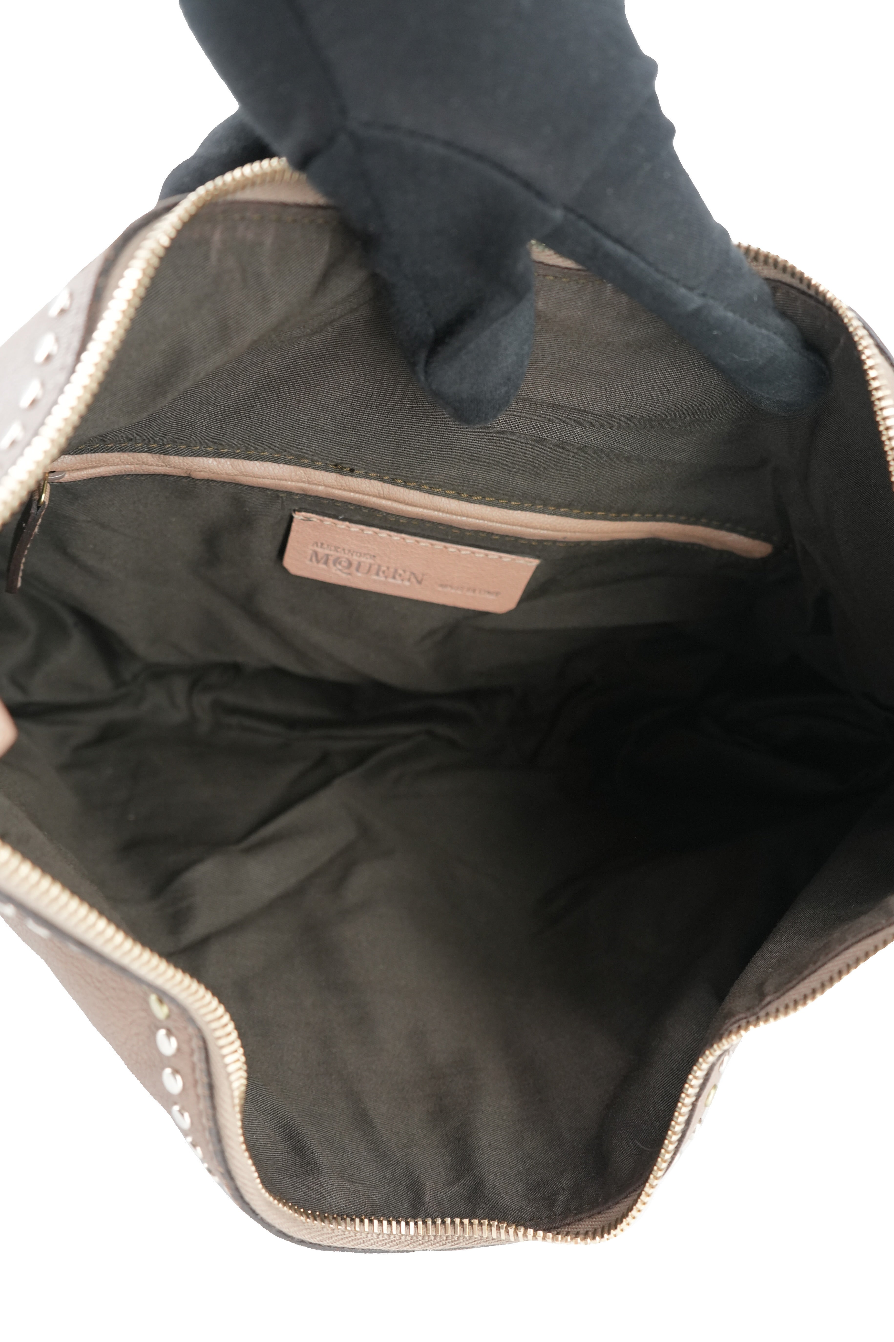 Alexander McQueen taupe leather De Manta clutch 240607-204991