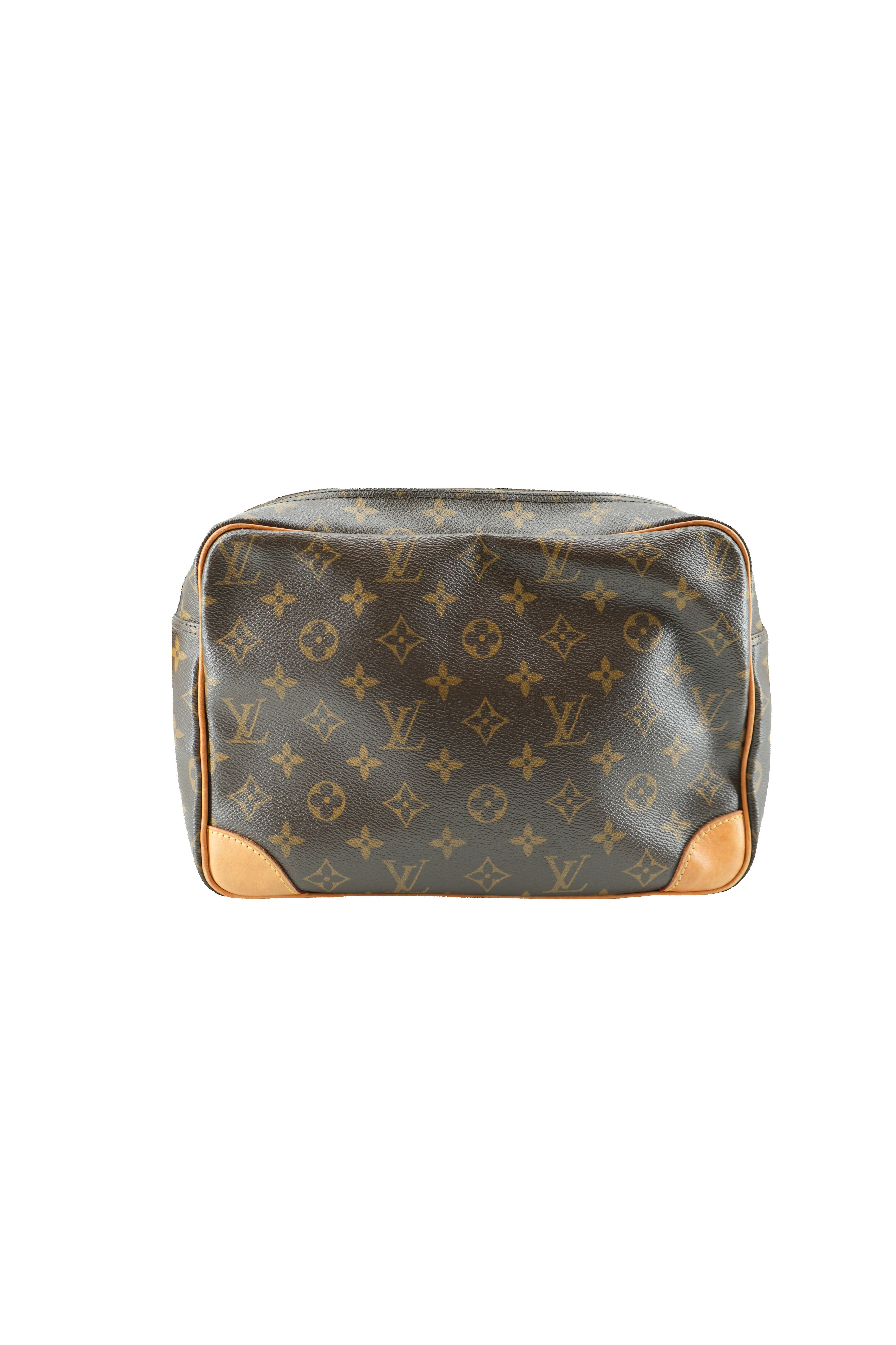 Louis Vuitton monogram Nil crossbody AR1029