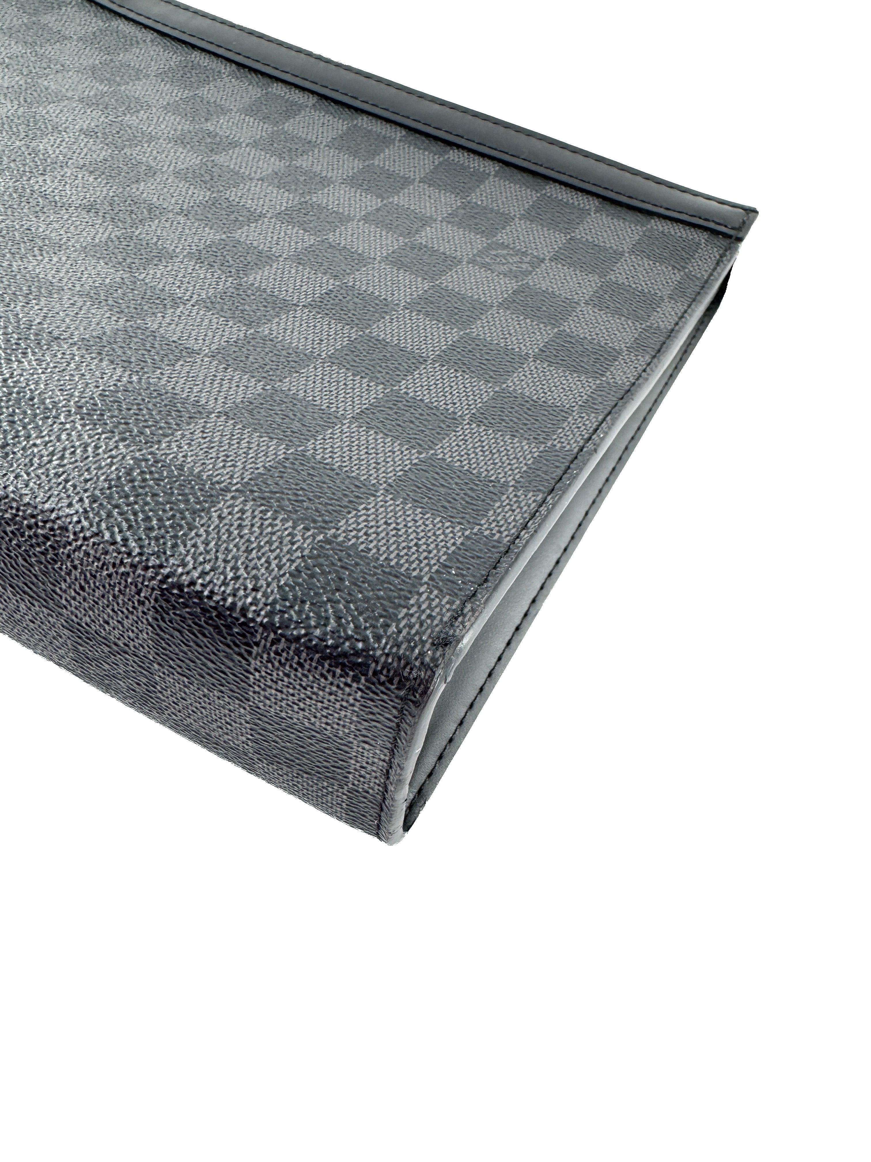 Louis Vuitton damier graphite pochette voyage MM clutch TA4118