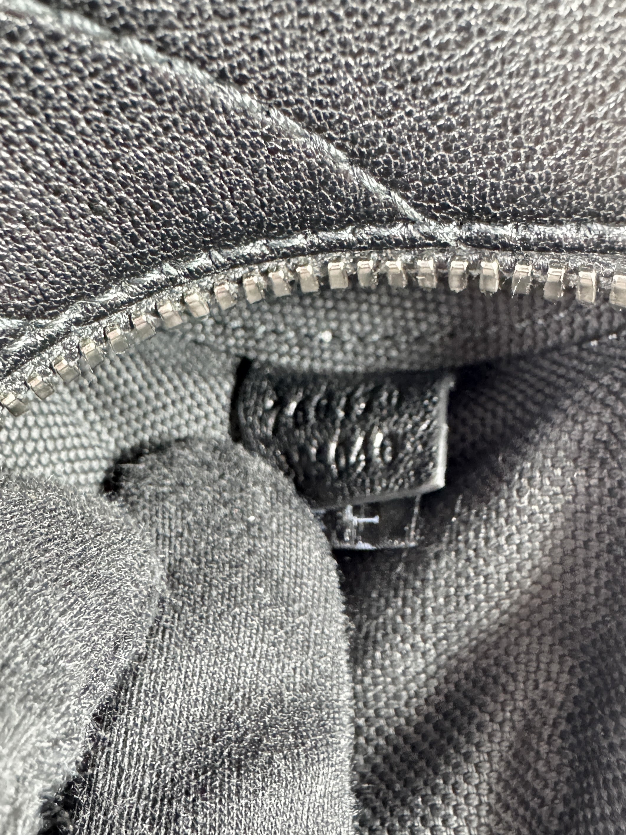 Gucci Sakai Be Green Calfskin Diagonal Stitched Mini Blondie Barrel Shoulder Bag Black 760170525040