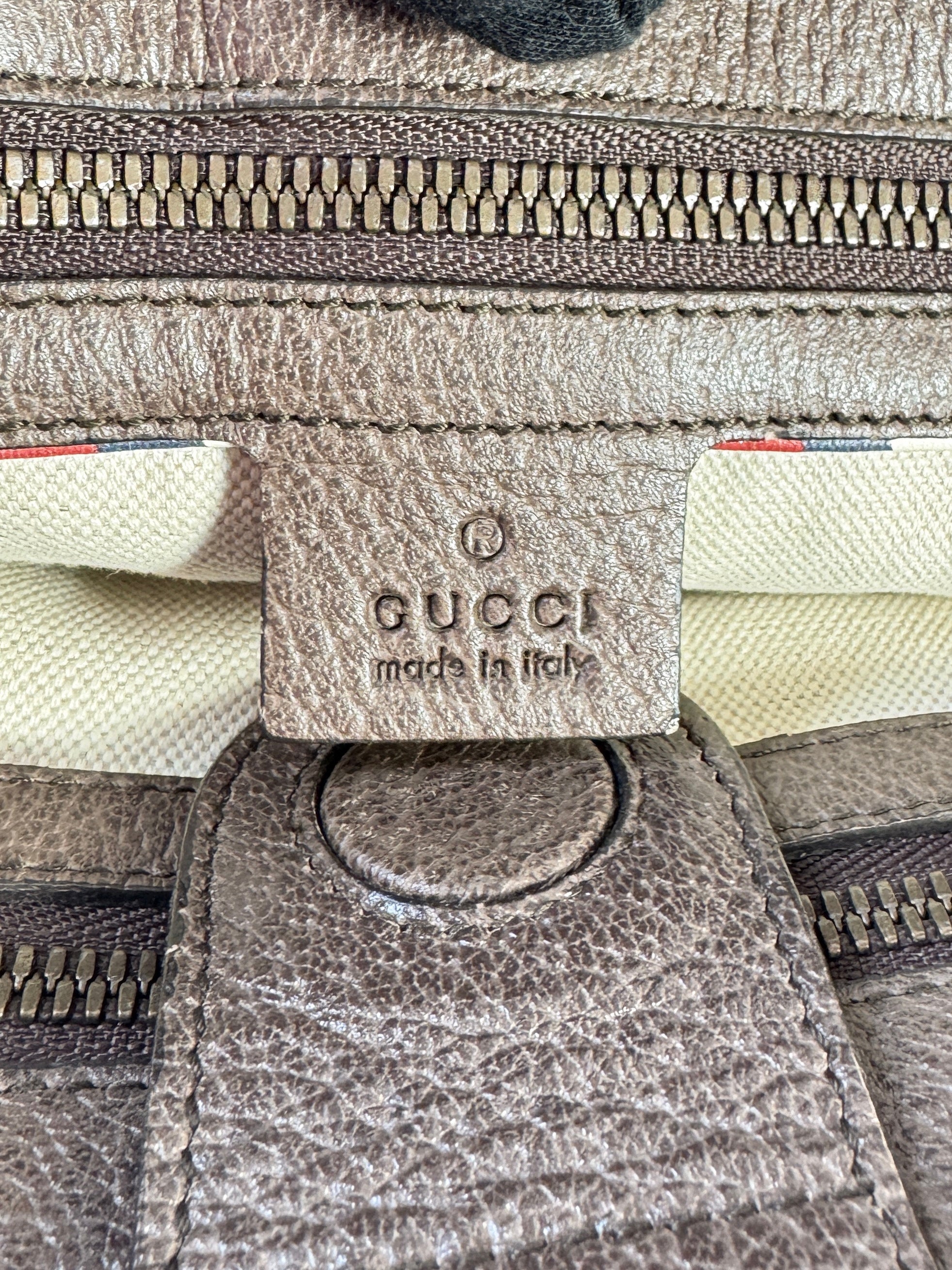 Gucci GG vertical Courrier UFO patch tote 474084 000926