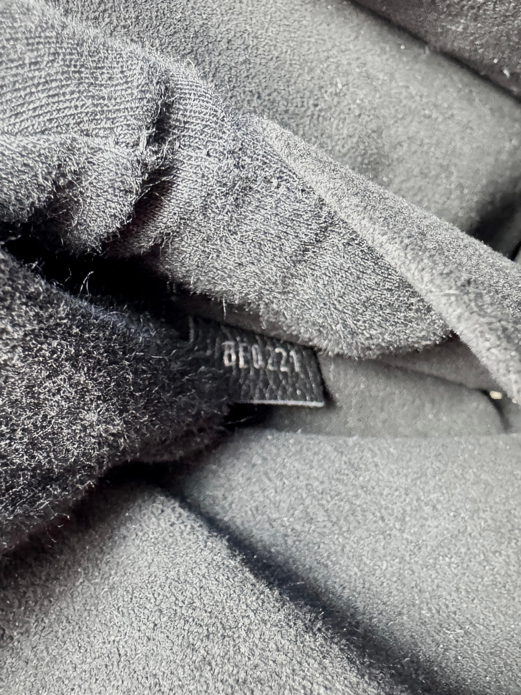 Louis Vuitton black leather mylockme chain BB calfskin bag BE0221