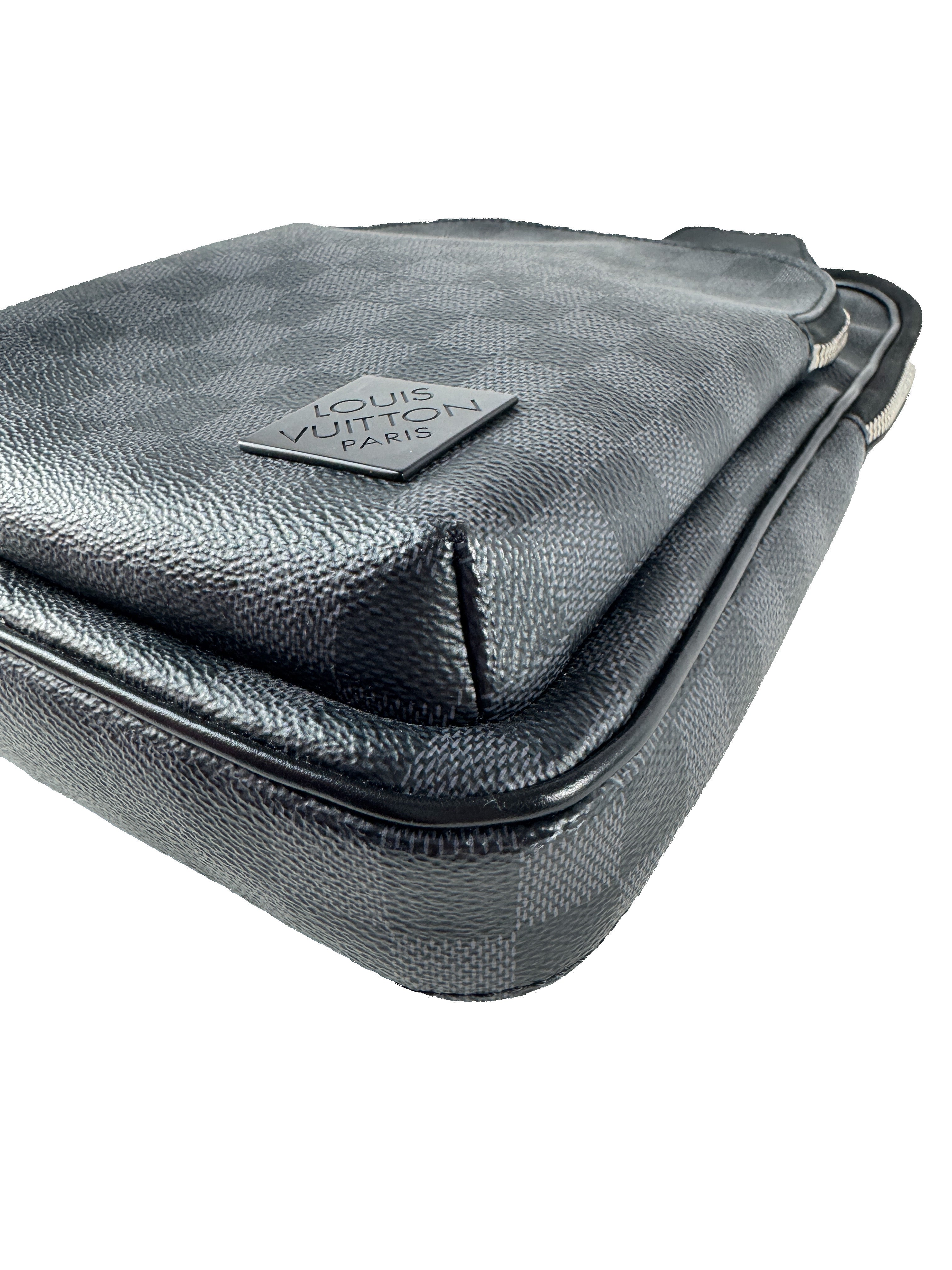 Louis Vuitton damier graphite Avenue sling (chipped)